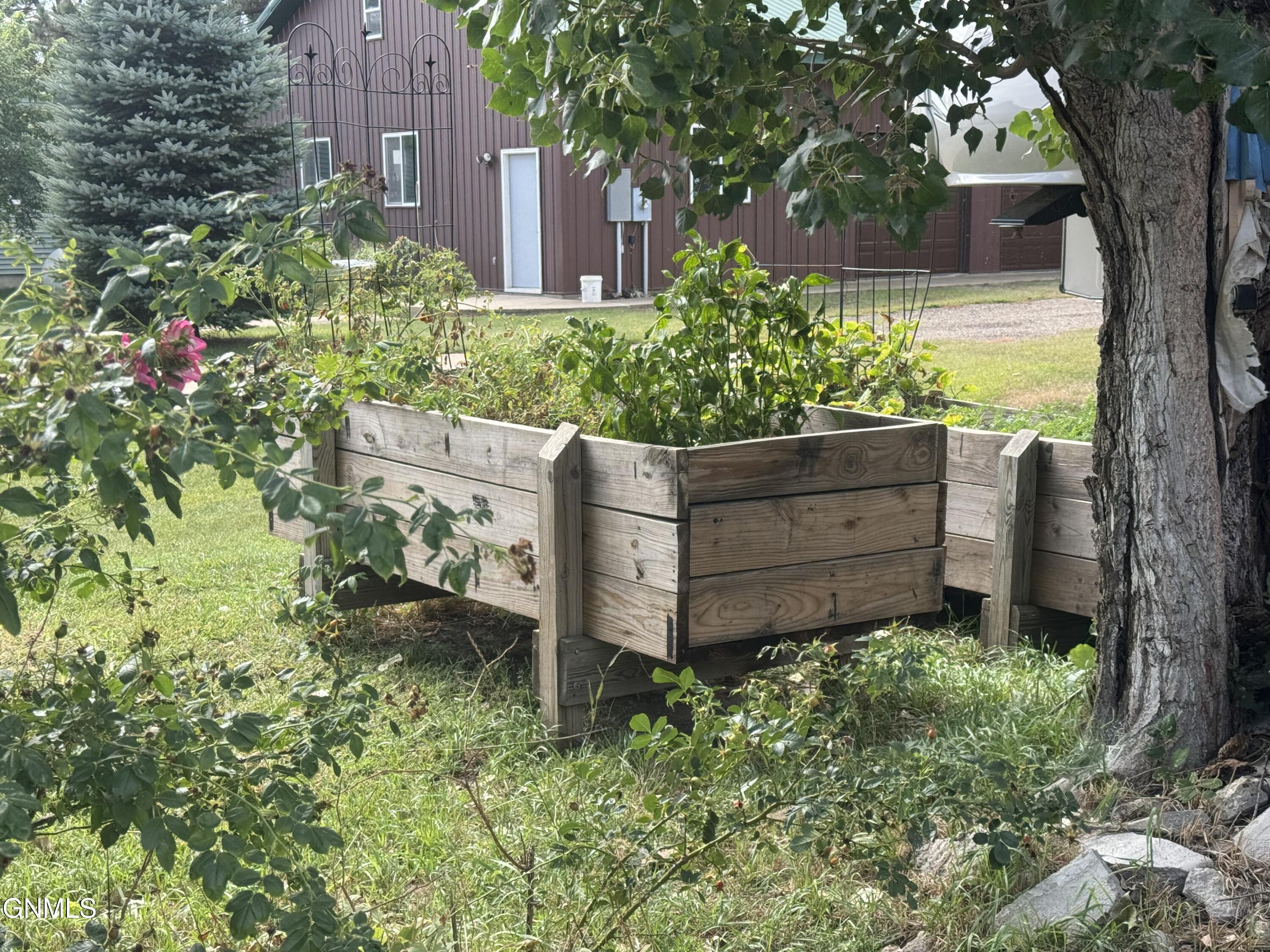 main property photo 44