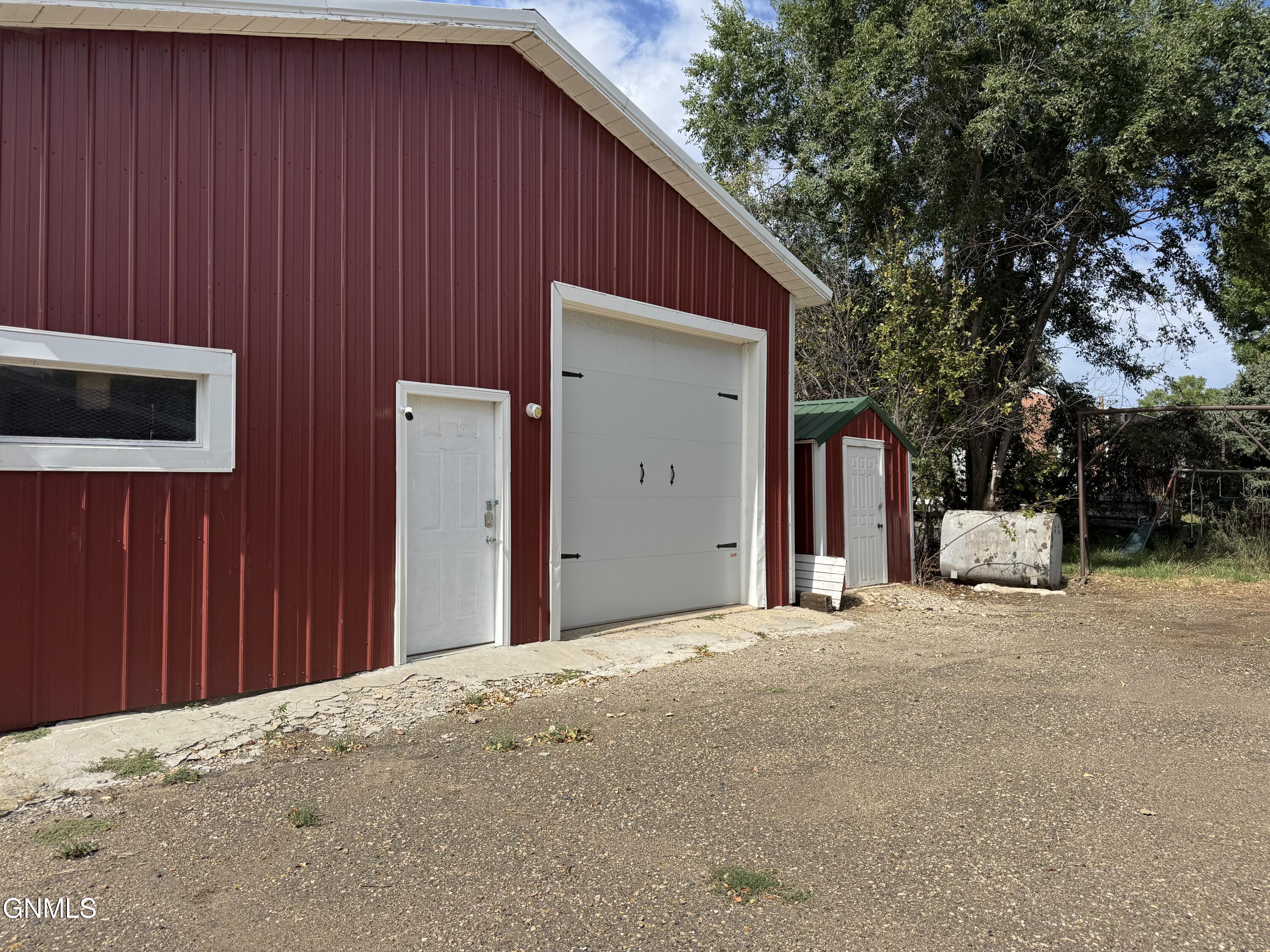 main property photo 49