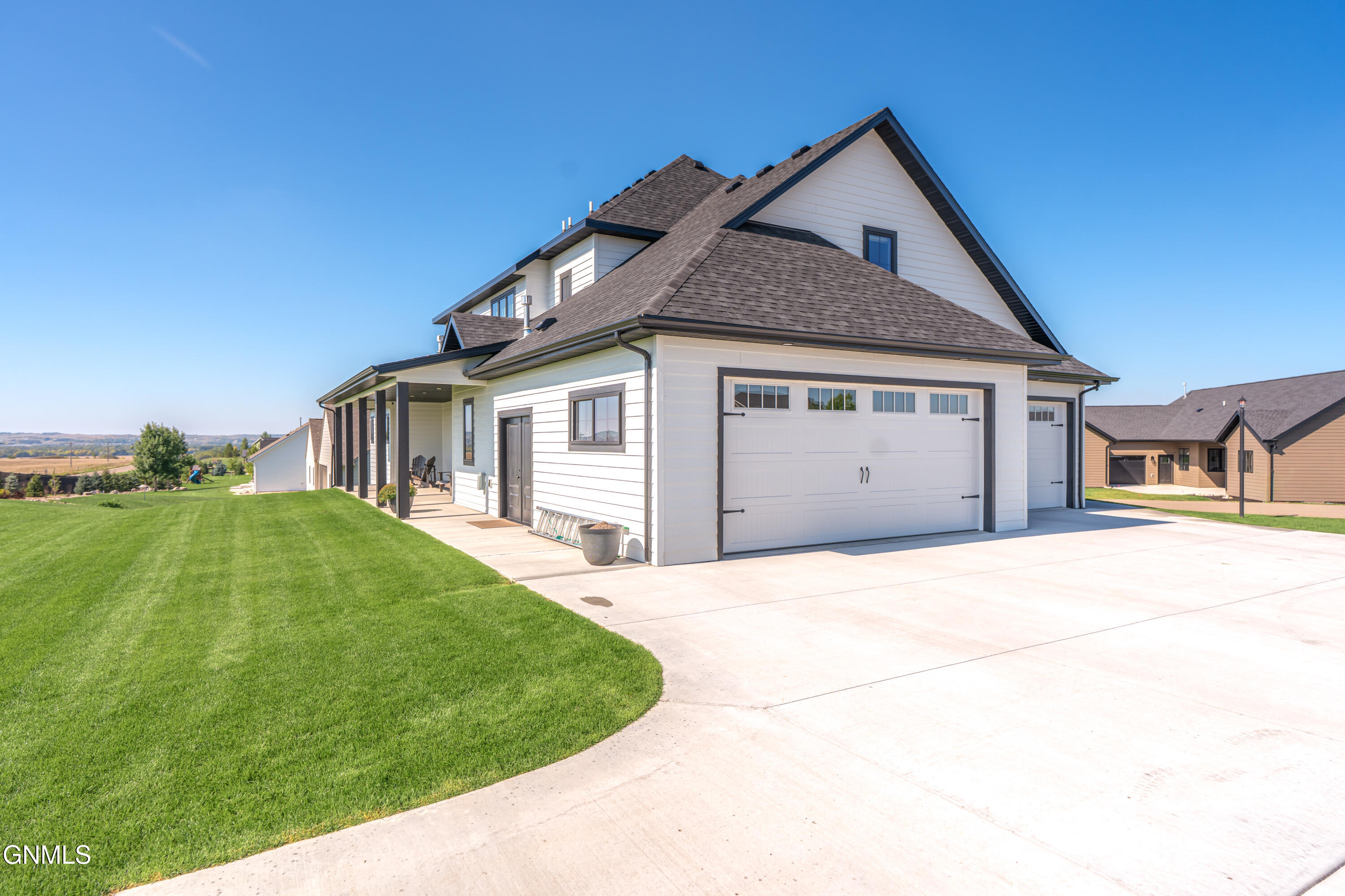 main property photo 74