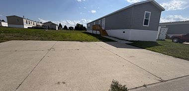 image of property with 3 Bed | 2 Bath | 1,216 Sqft