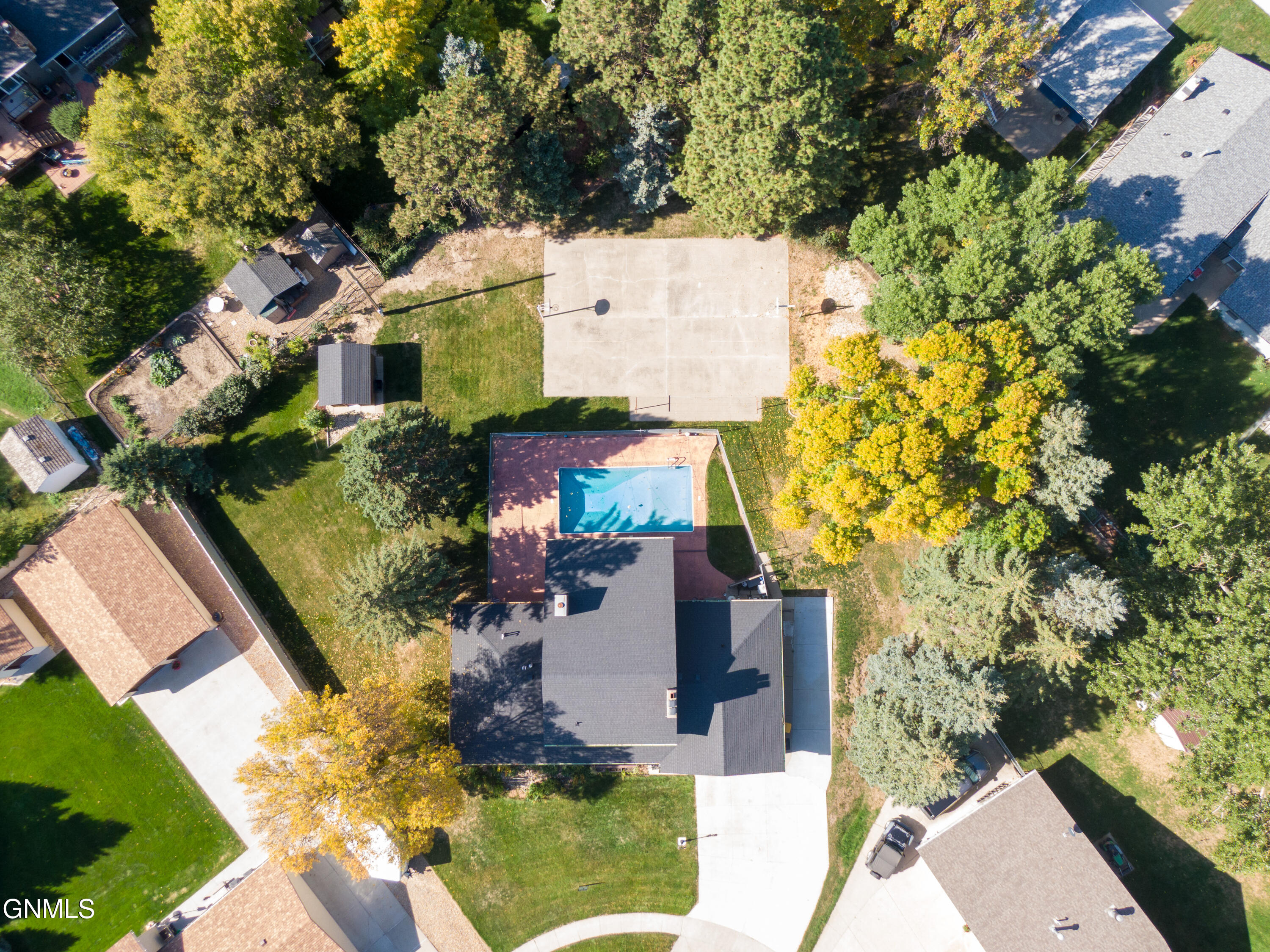 main property photo 15