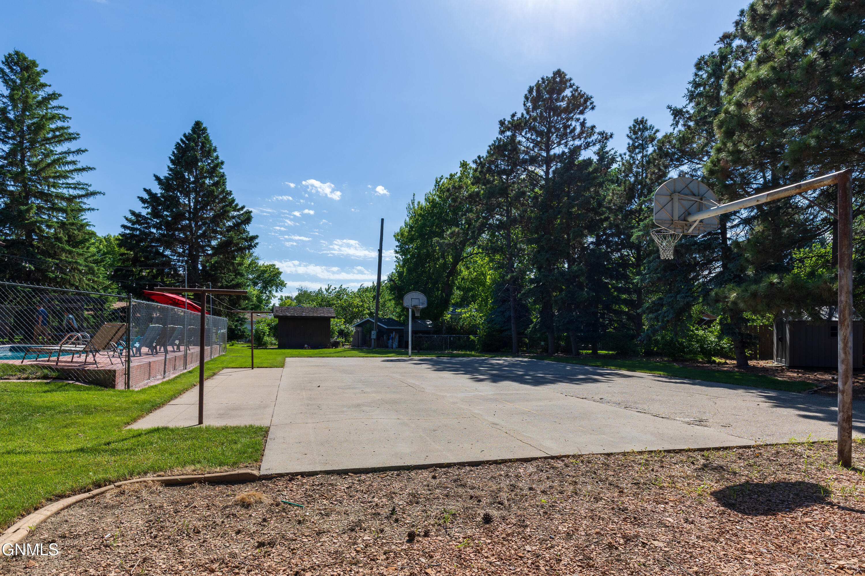 main property photo 50