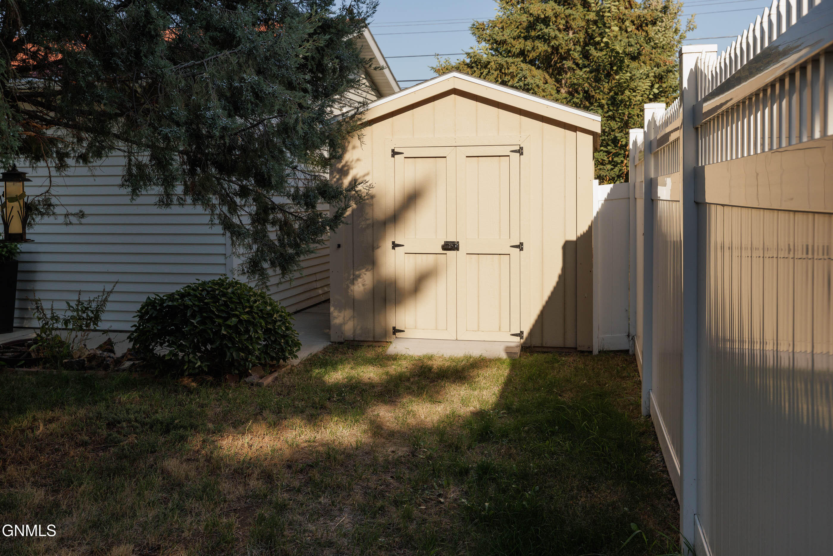 main property photo 21