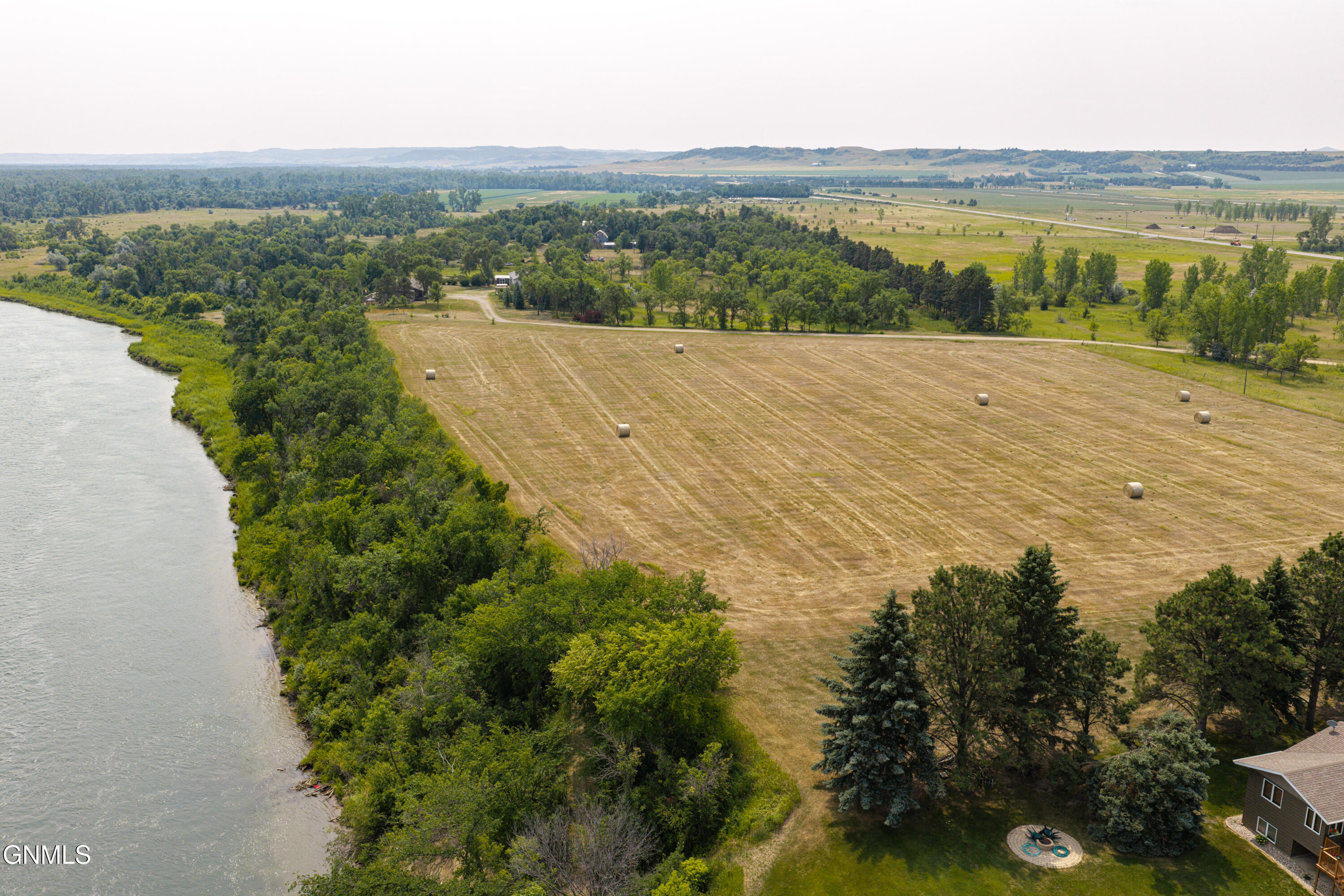 main property photo 27