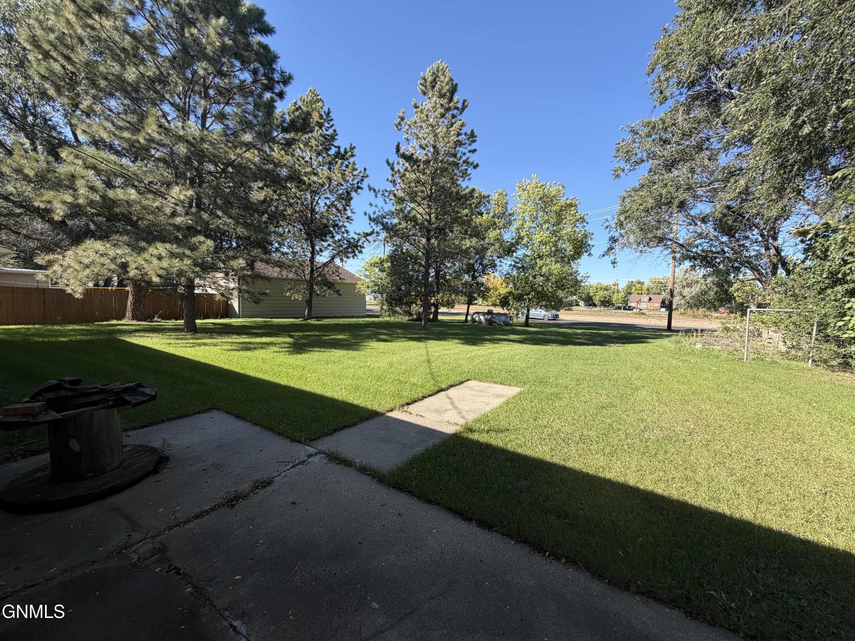 main property photo 16