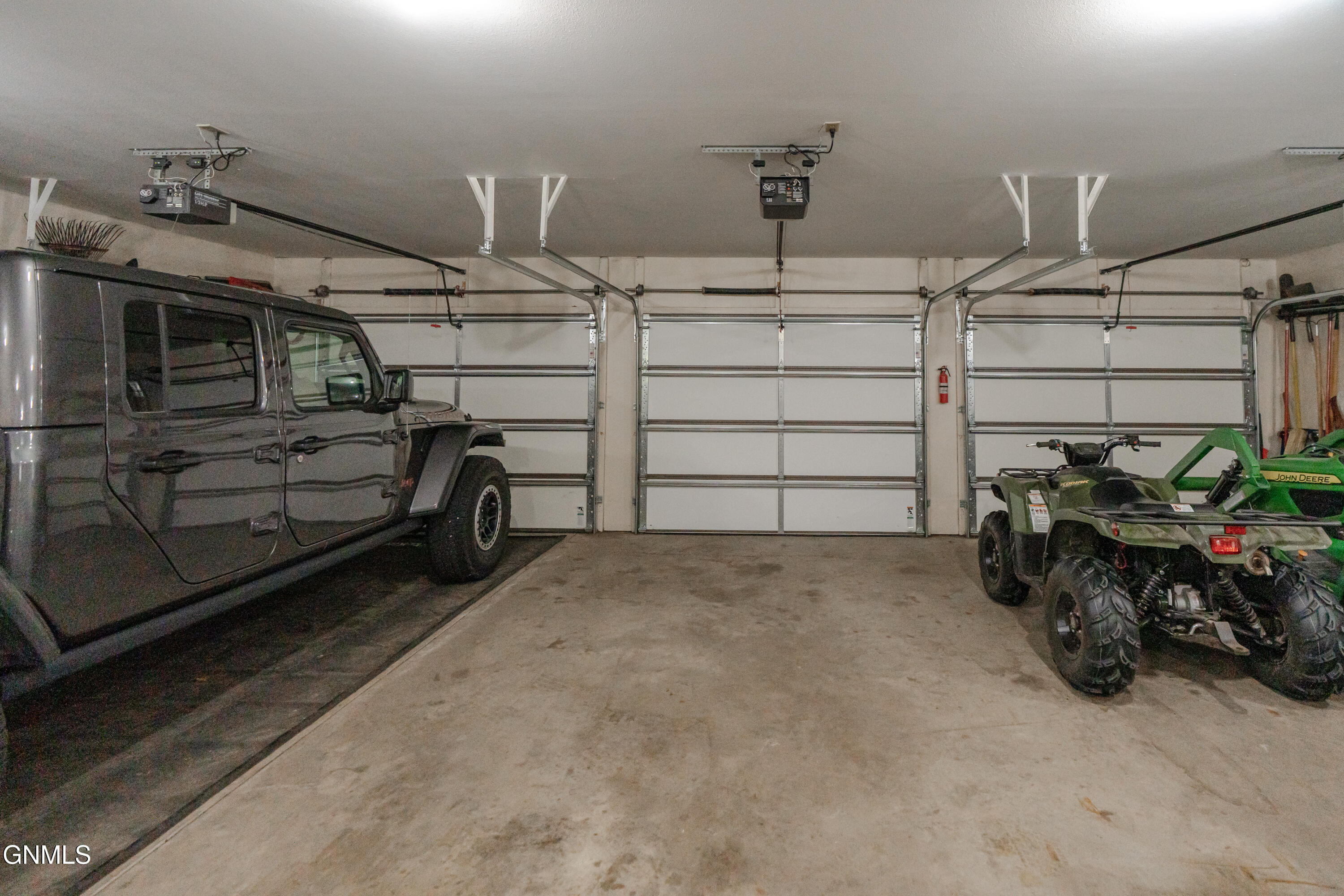 main property photo 109