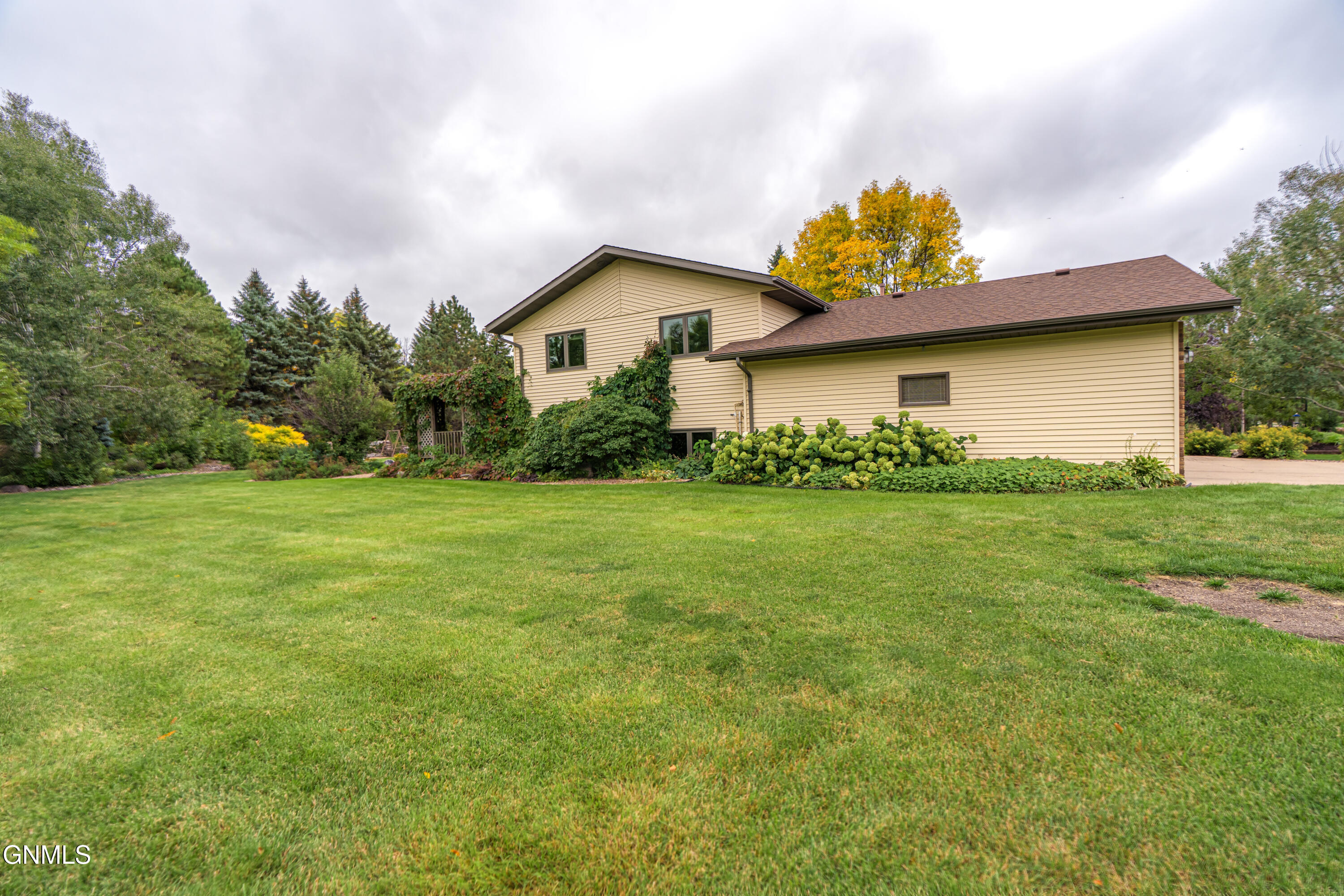 main property photo 112