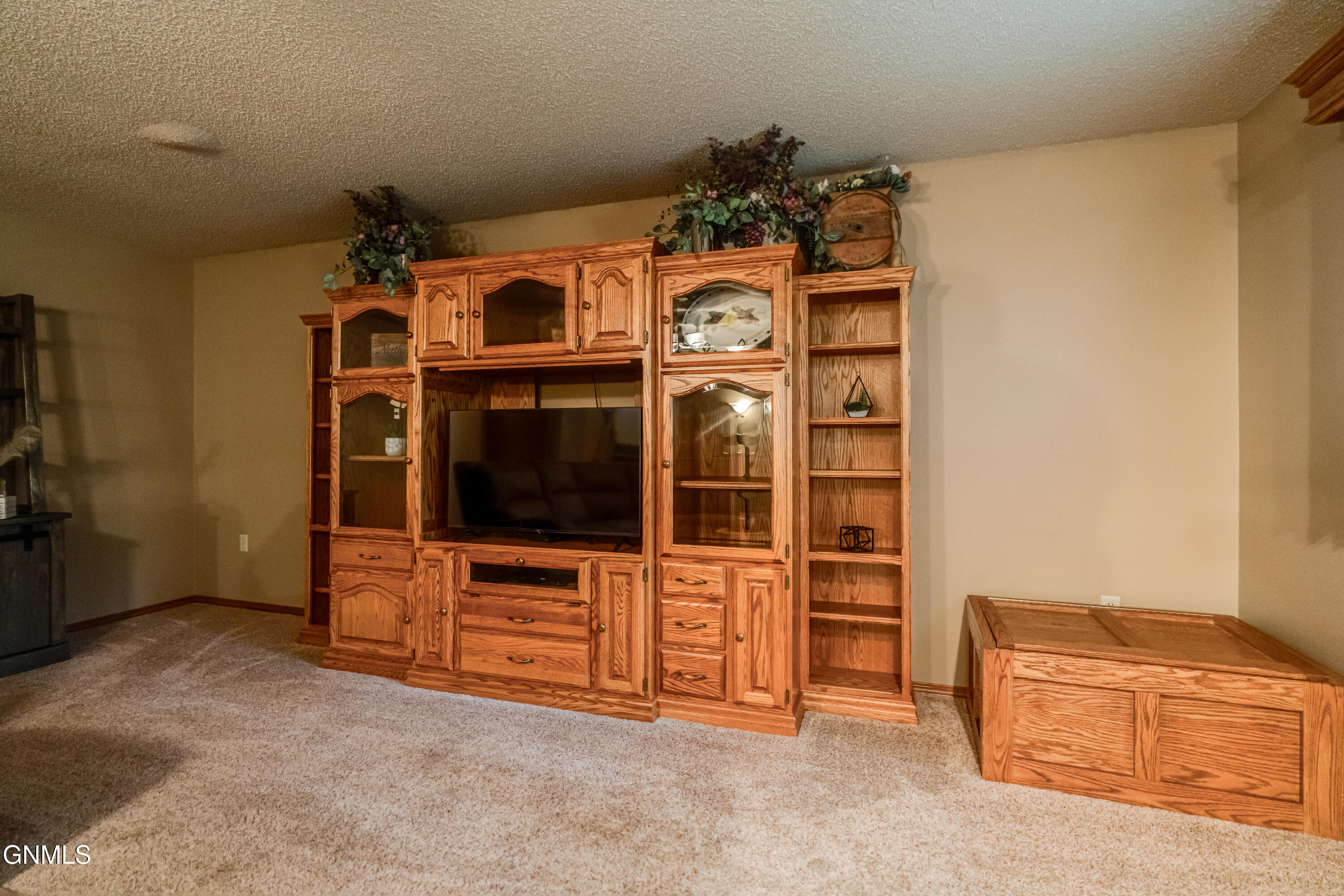 main property photo 75
