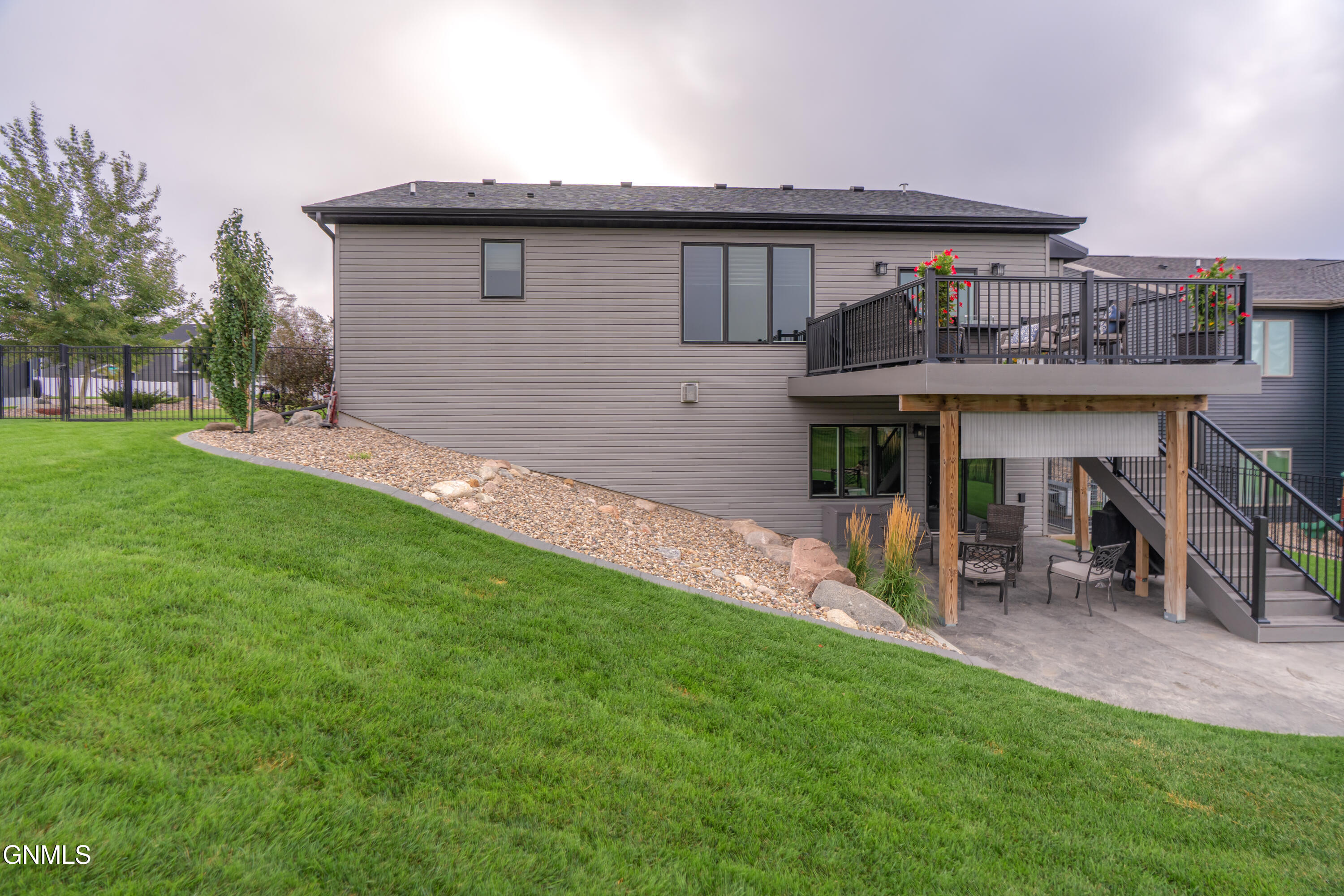 main property photo 92