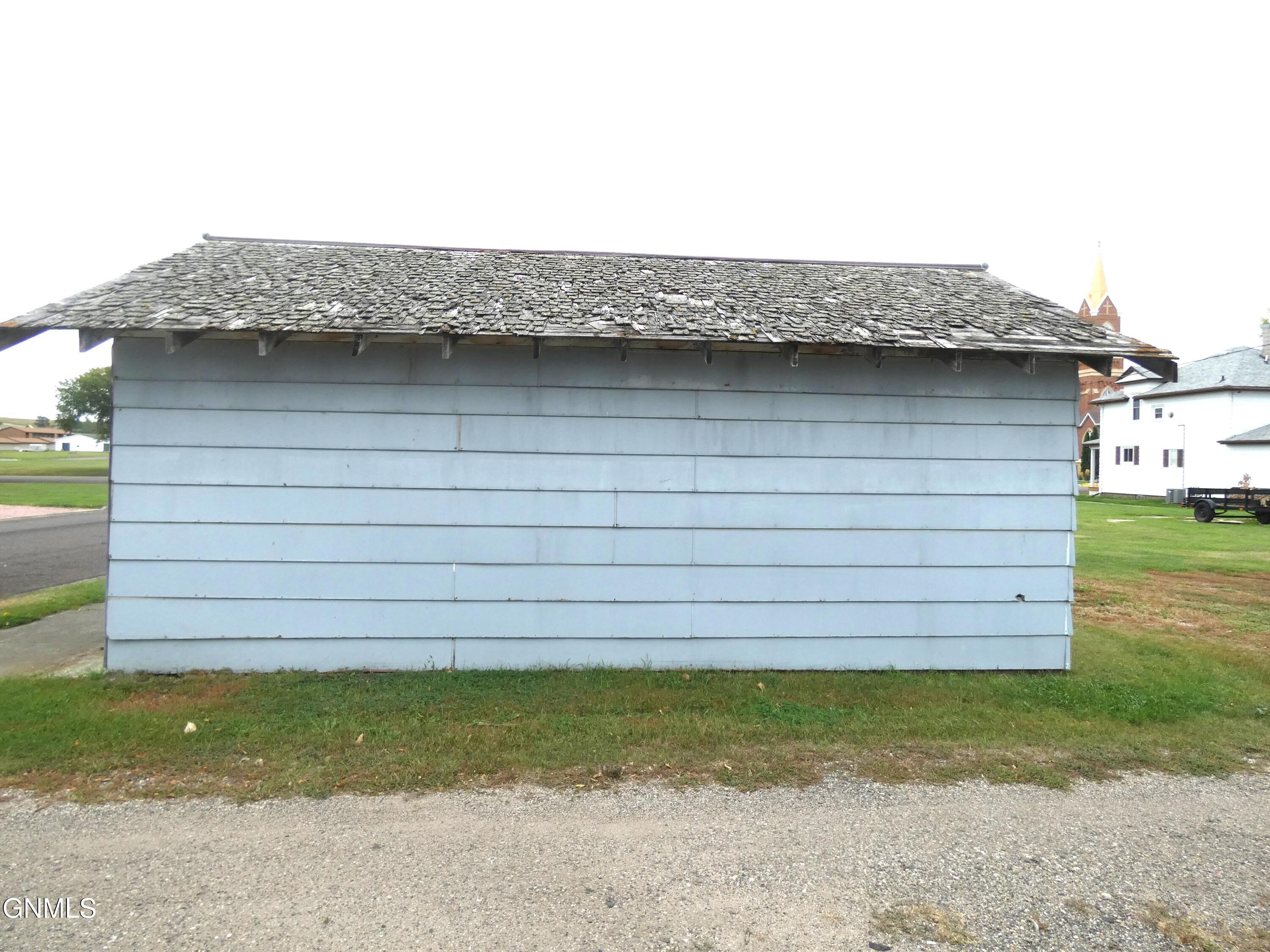 main property photo 42
