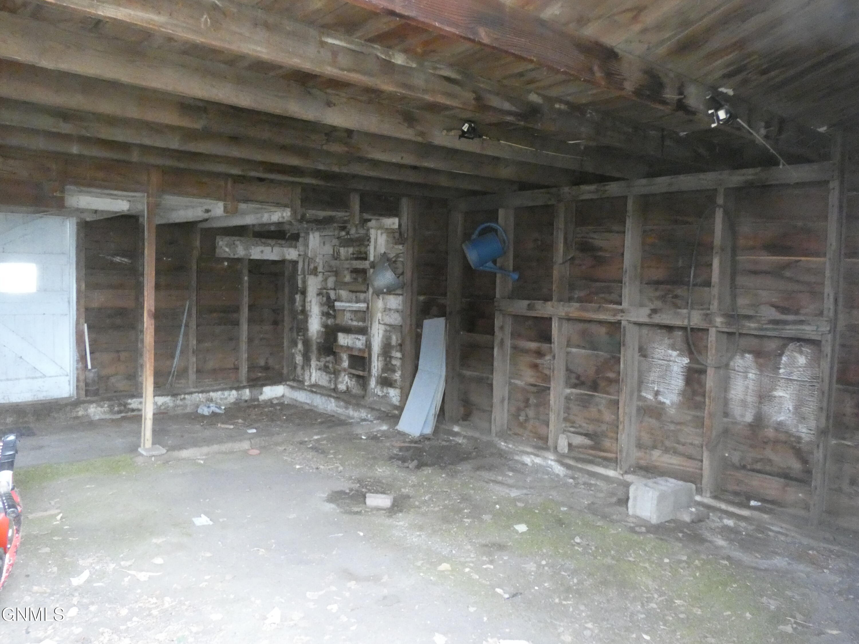 main property photo 43