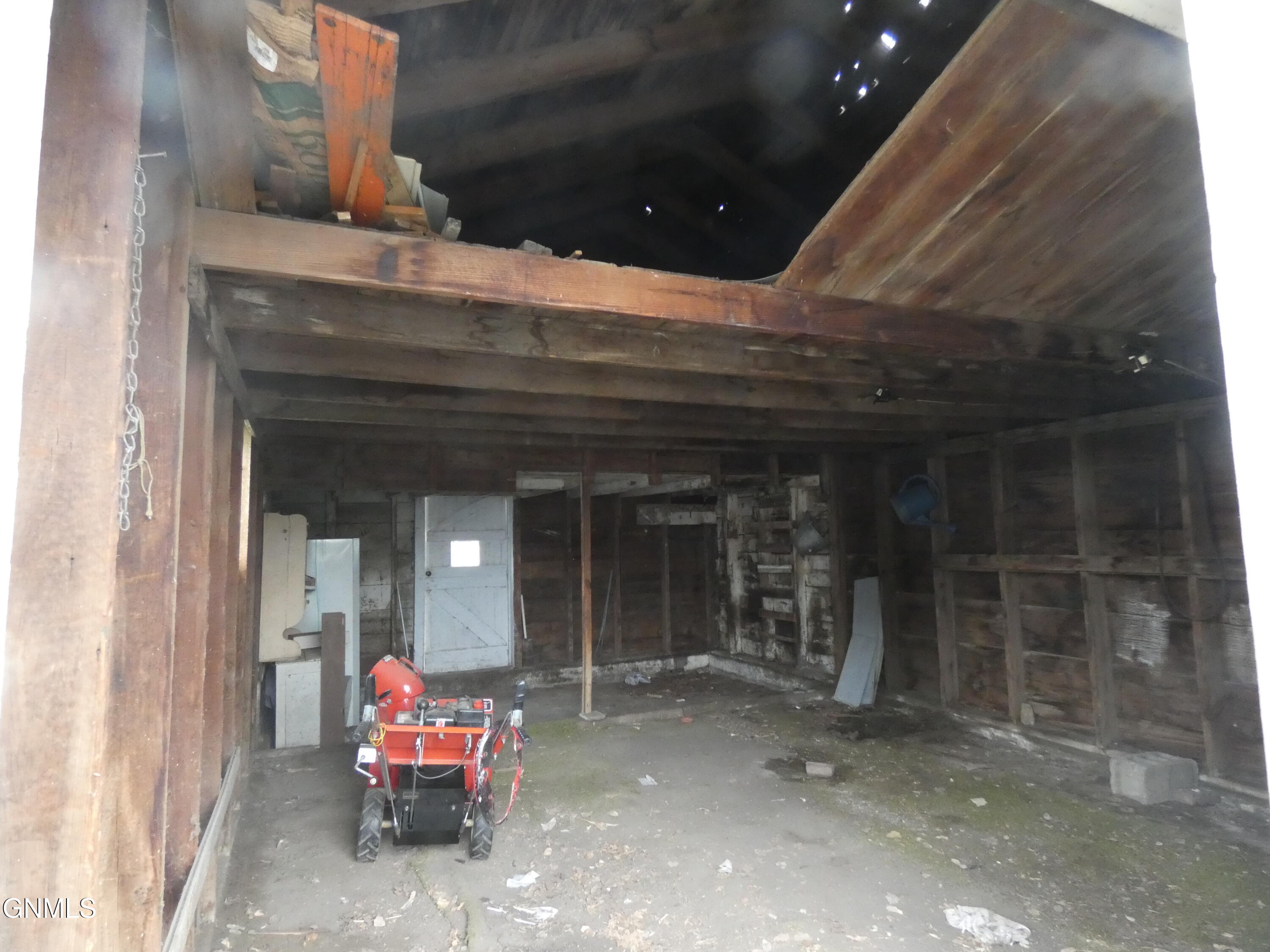 main property photo 44