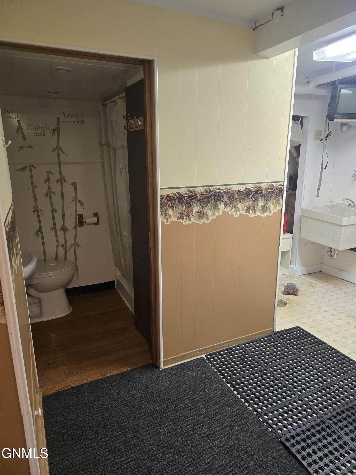 main property photo 41
