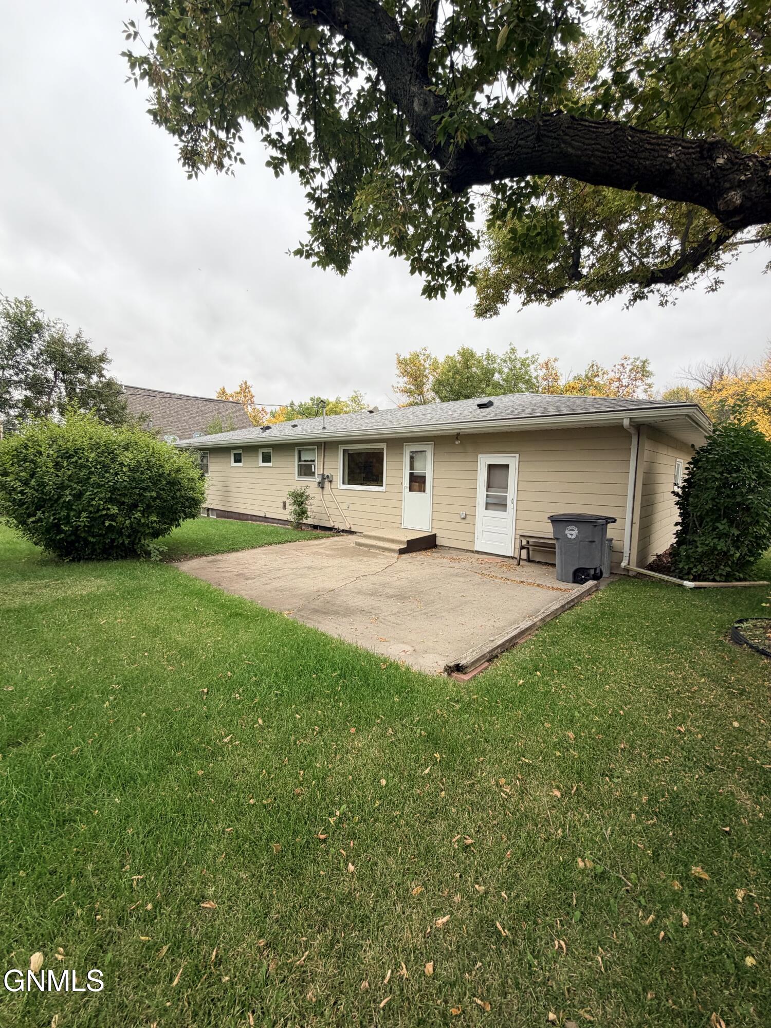 main property photo 31