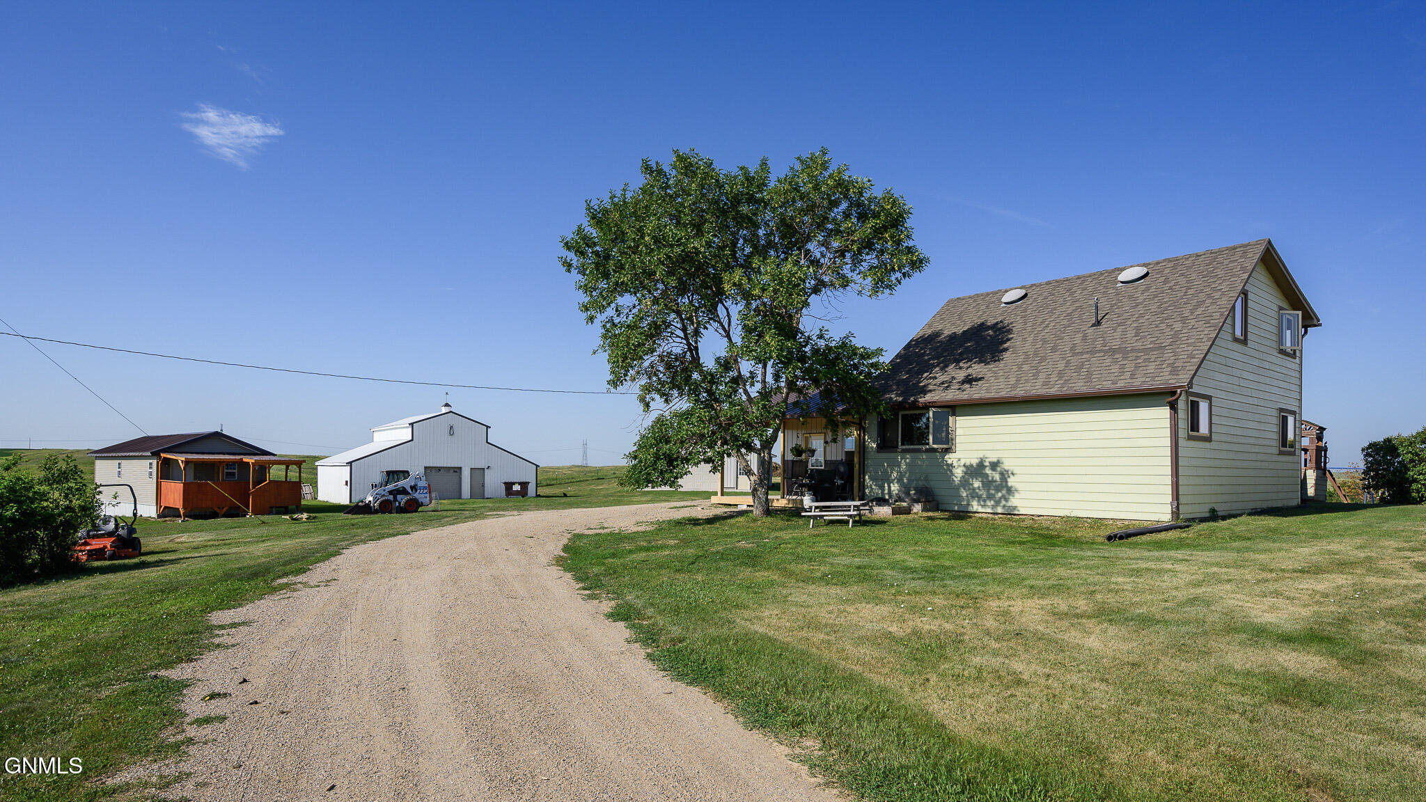 main property photo 31