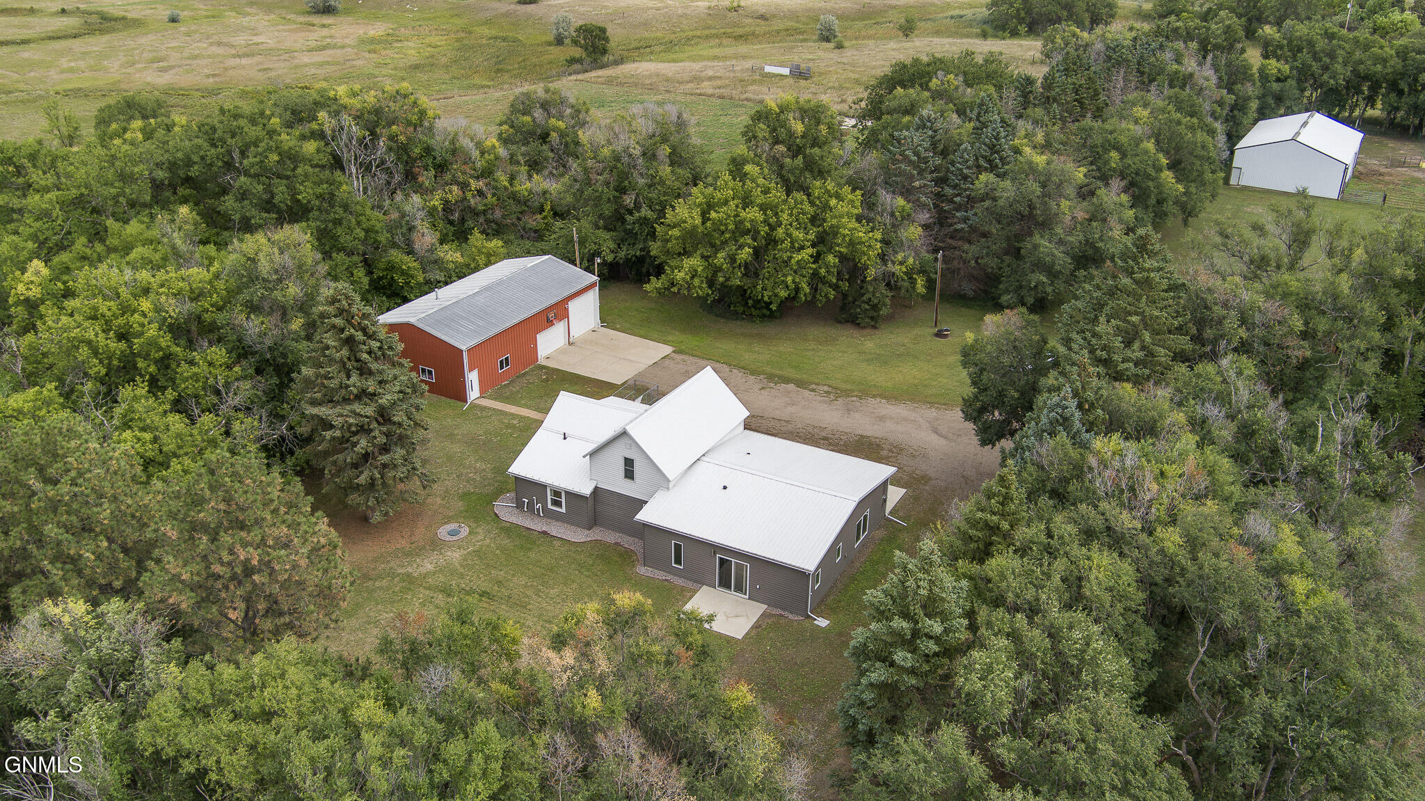 main property photo 4