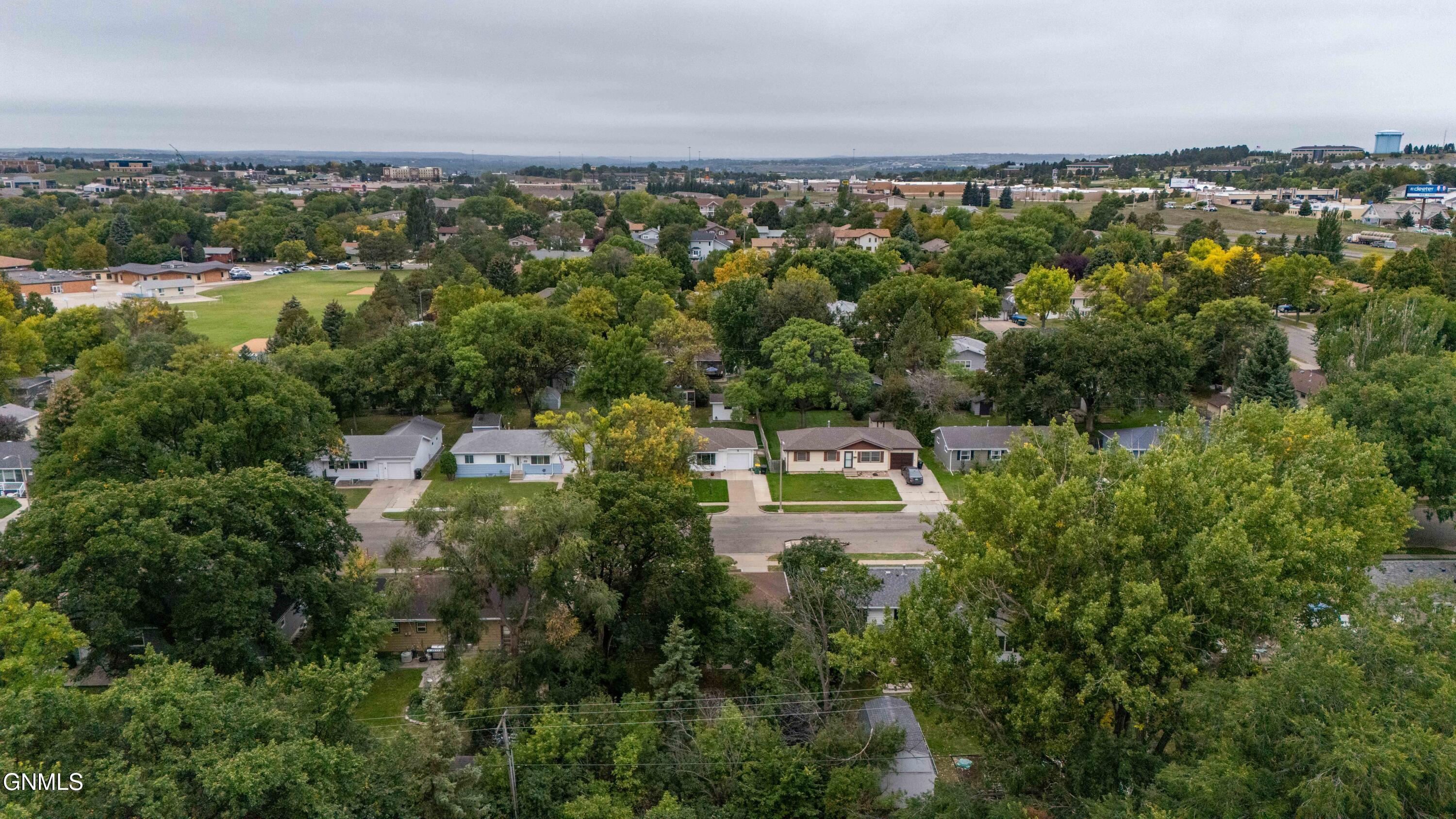 main property photo 35