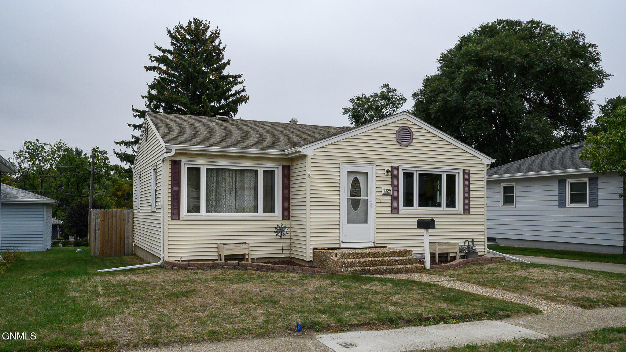 main property photo 36