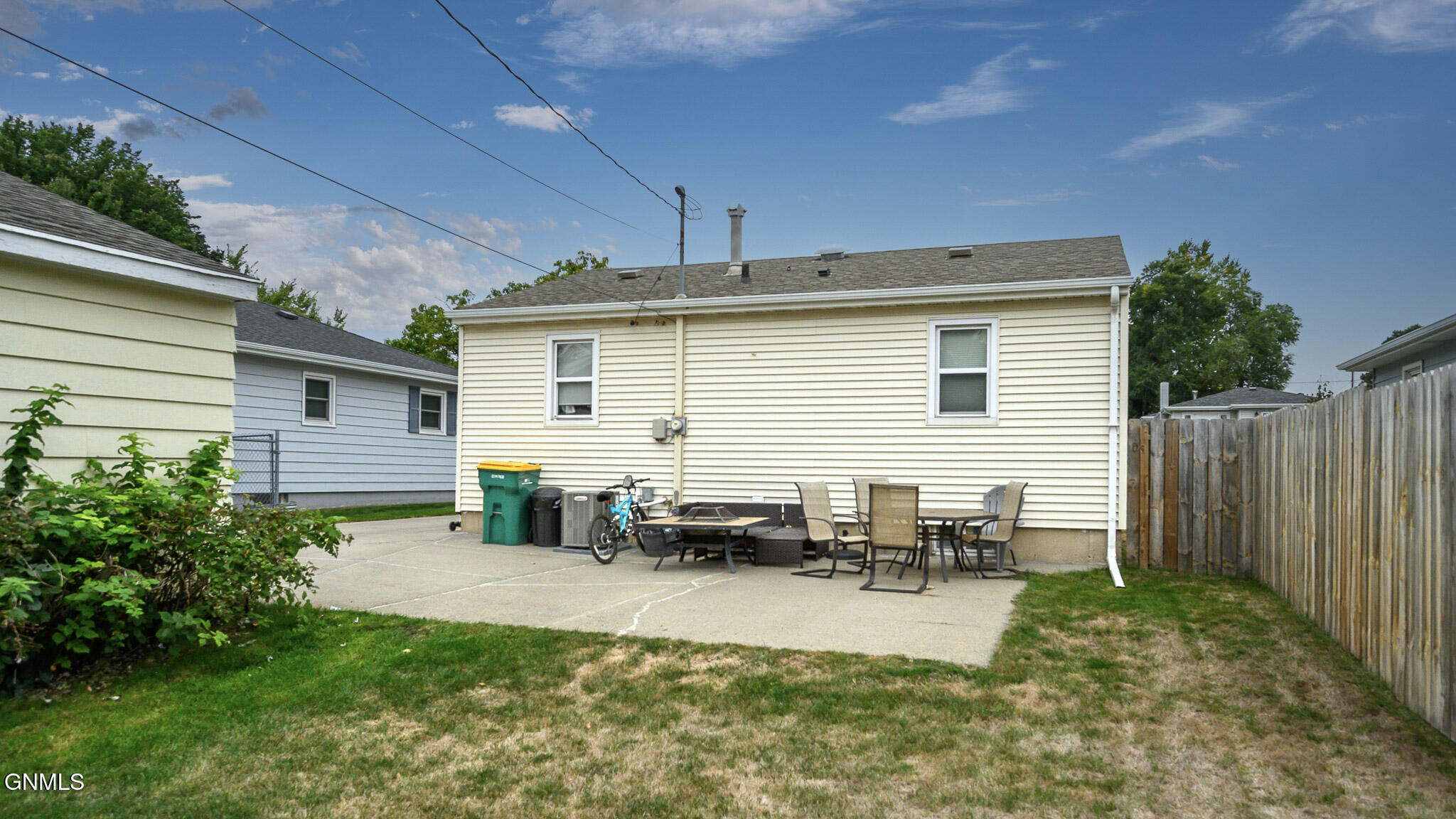 main property photo 41