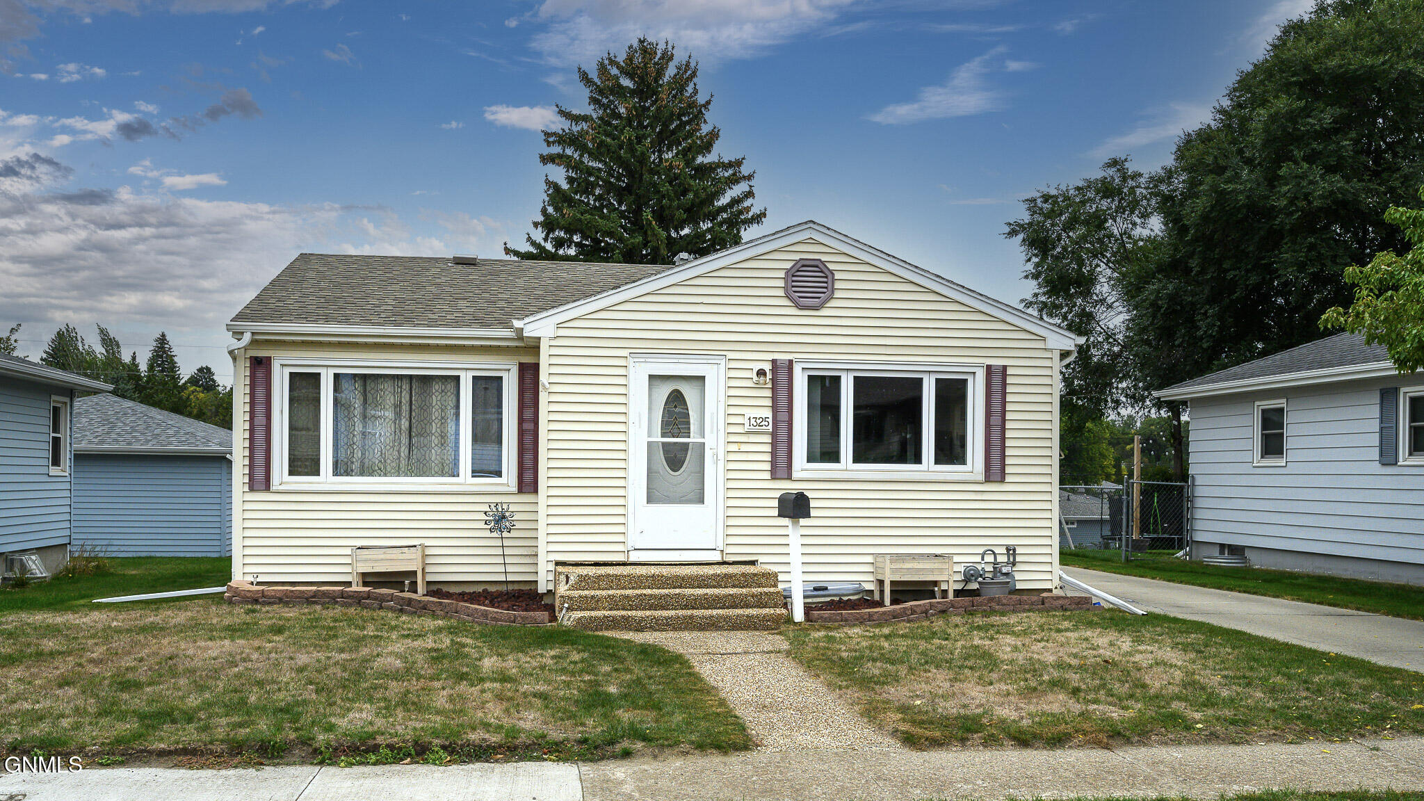 main property photo 43