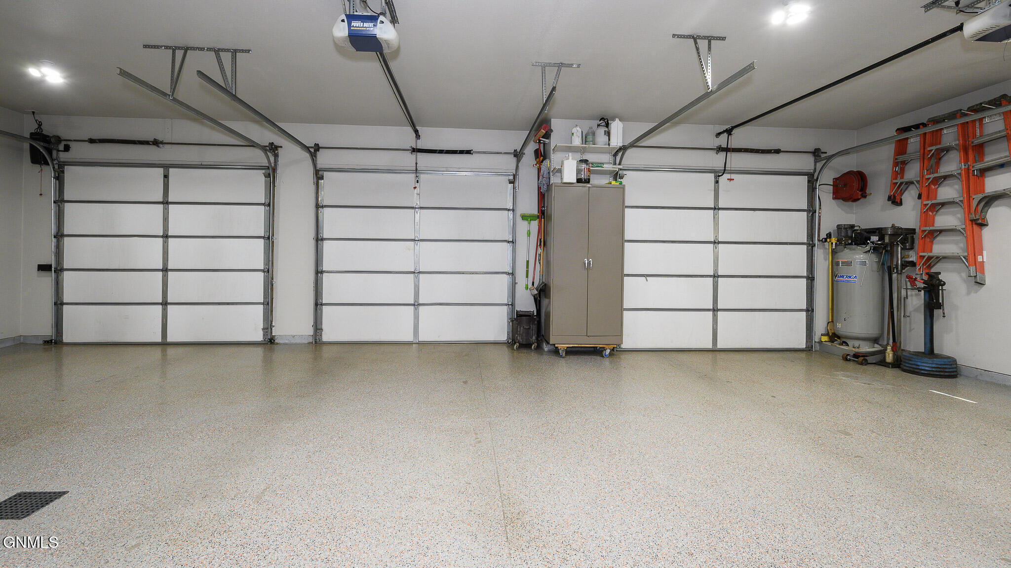 main property photo 49