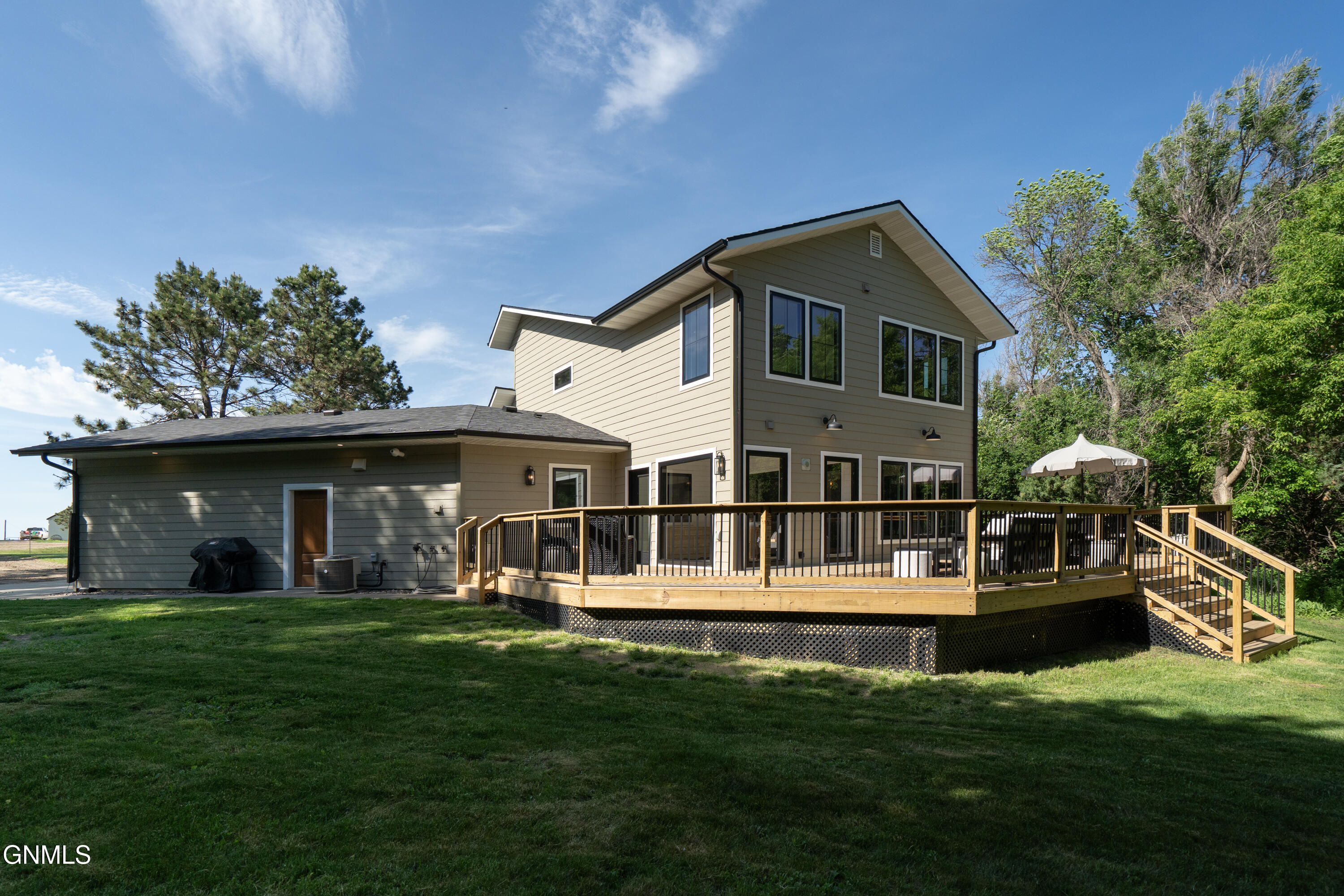 main property photo 44