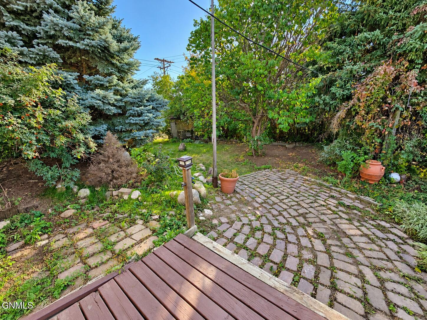 main property photo 14