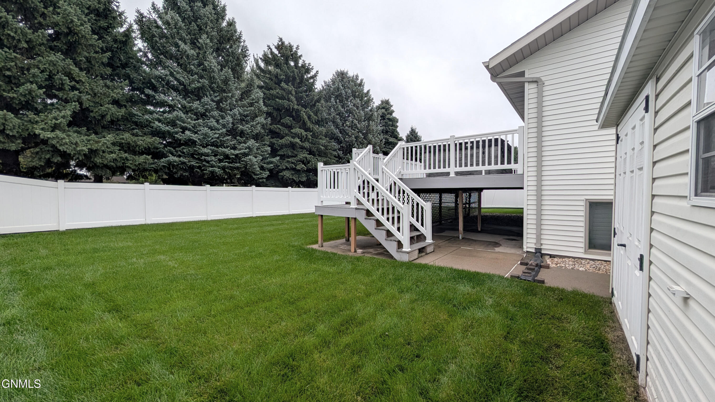 main property photo 38