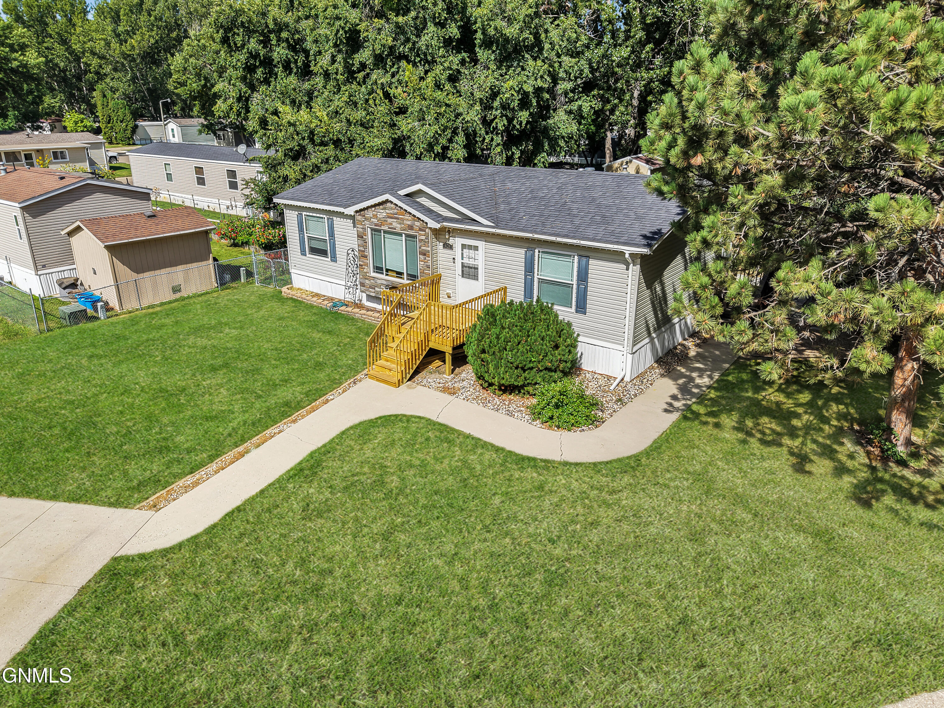 main property photo 29
