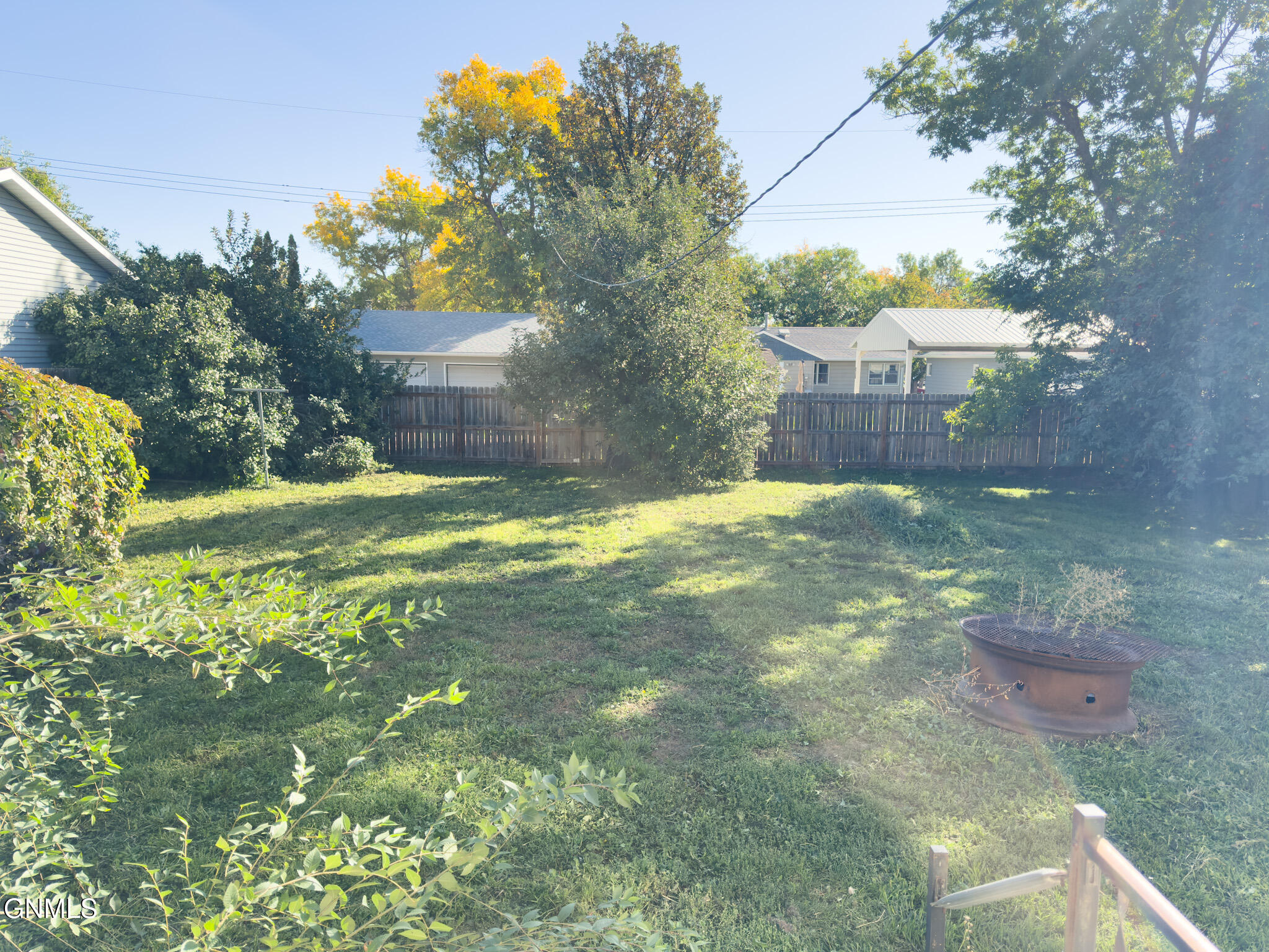 main property photo 23