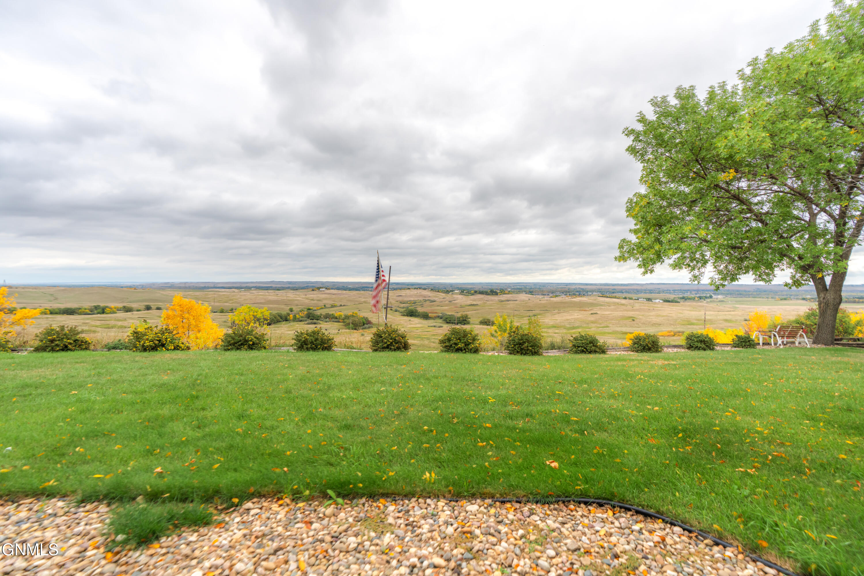 main property photo 40