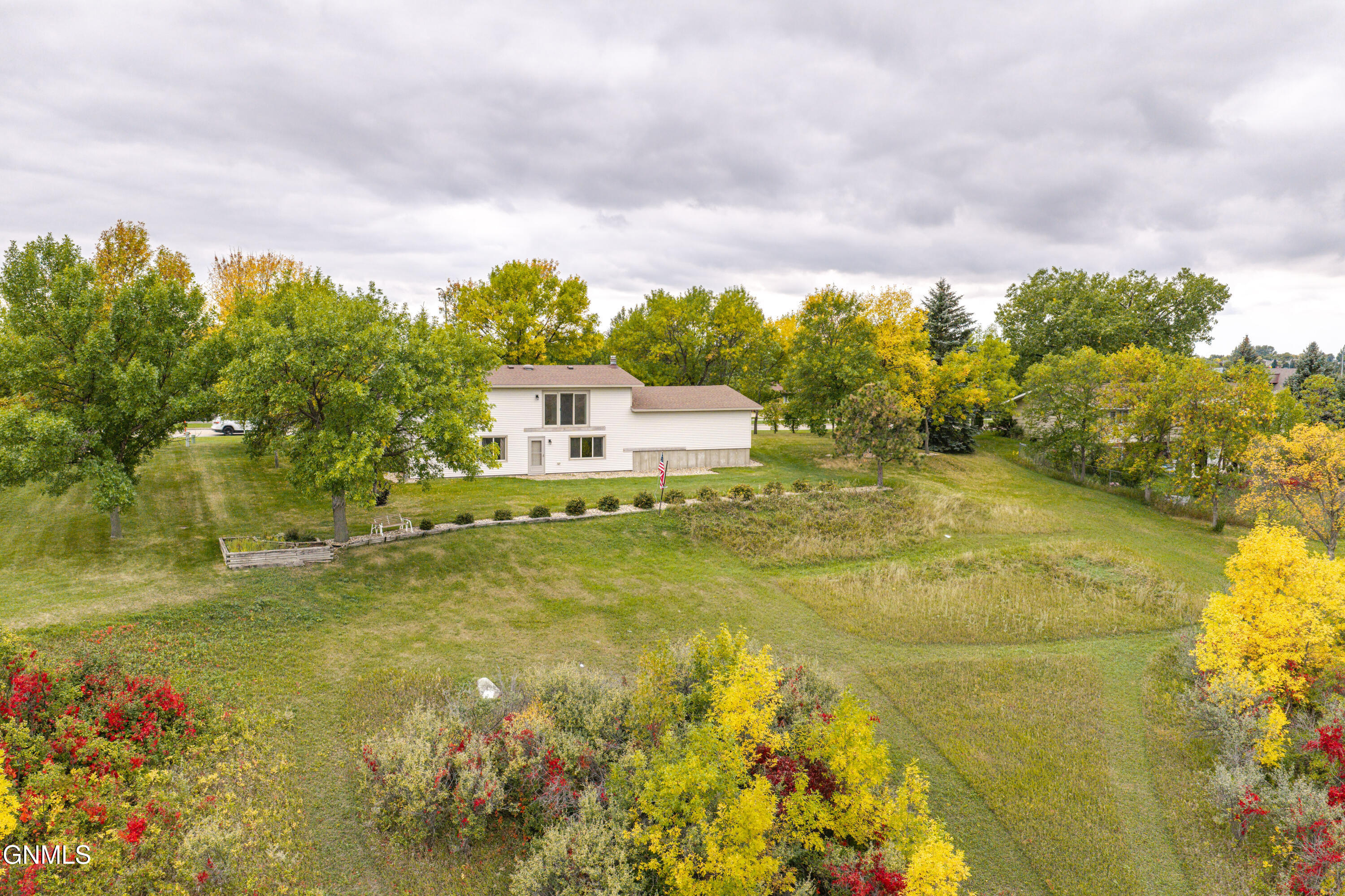 main property photo 50