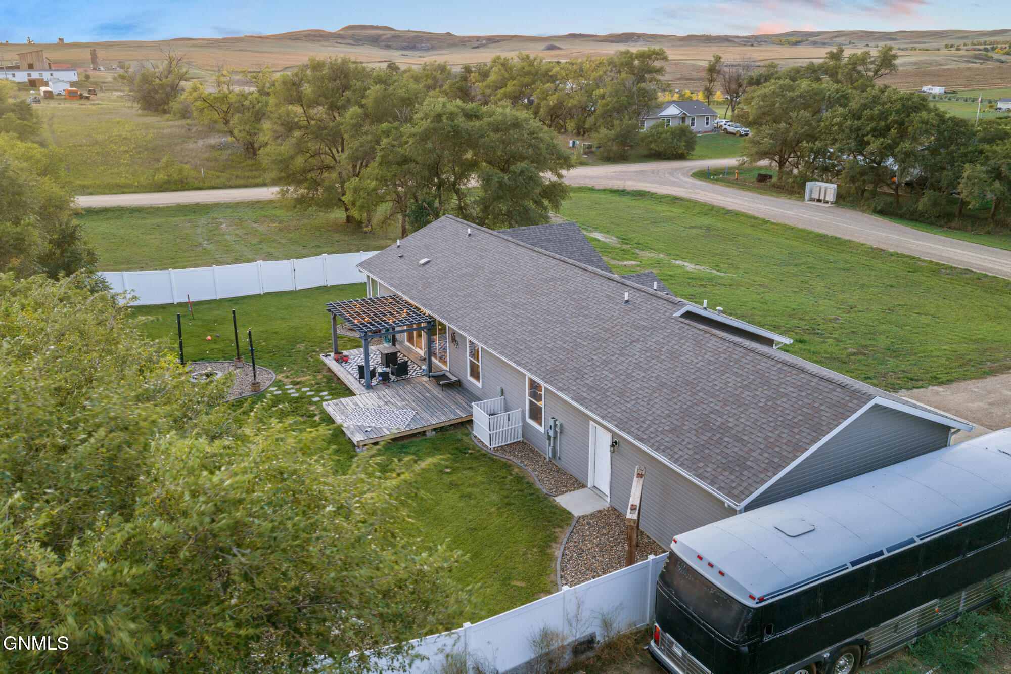 main property photo 12
