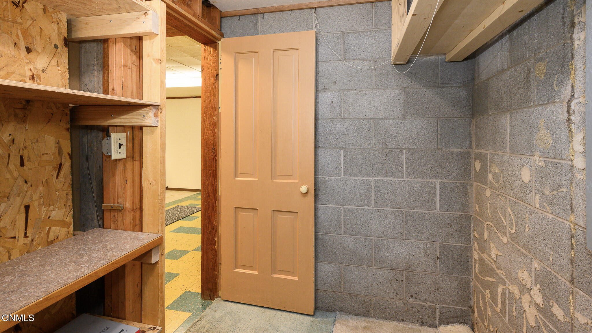 main property photo 28