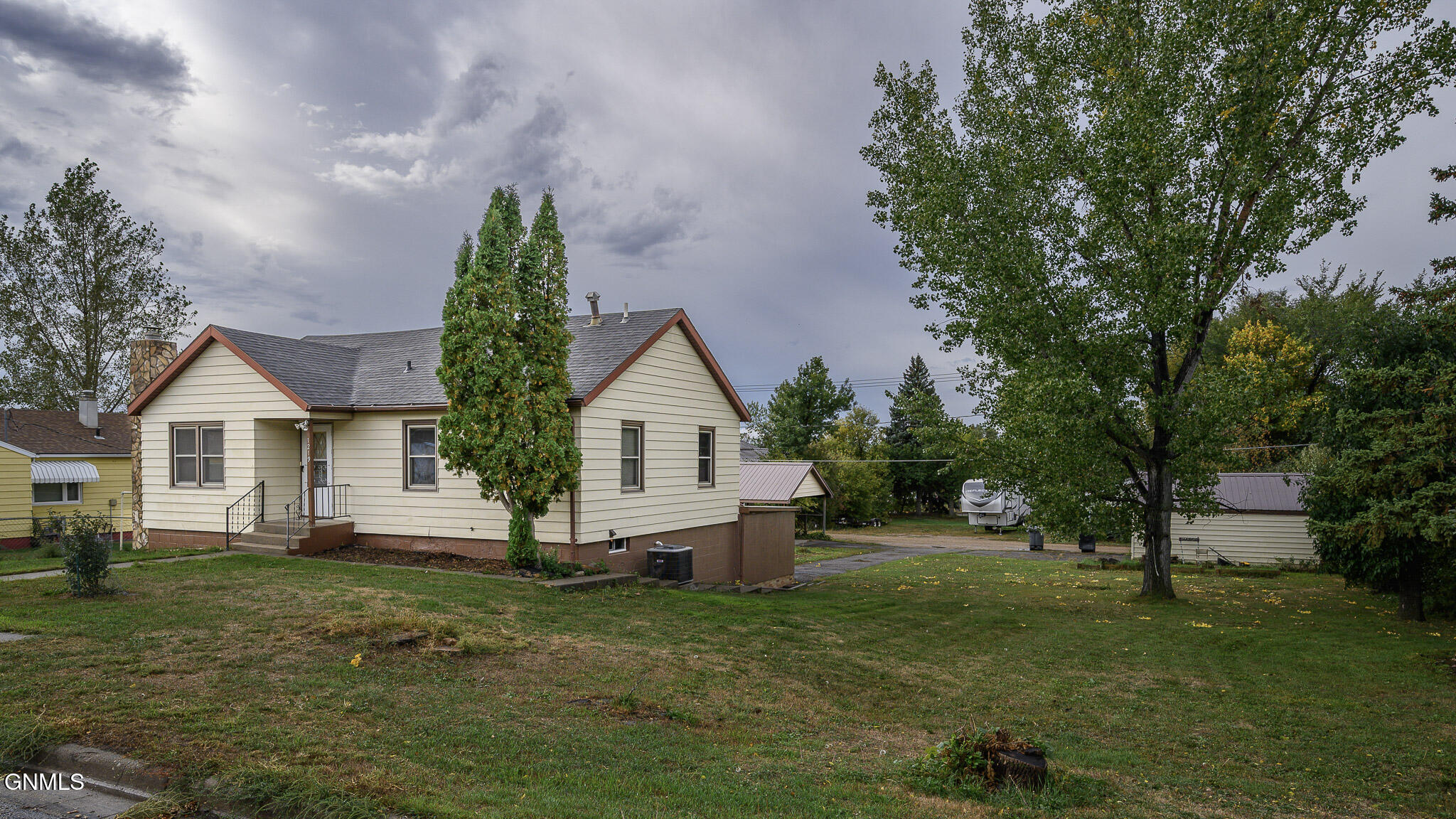 main property photo 29