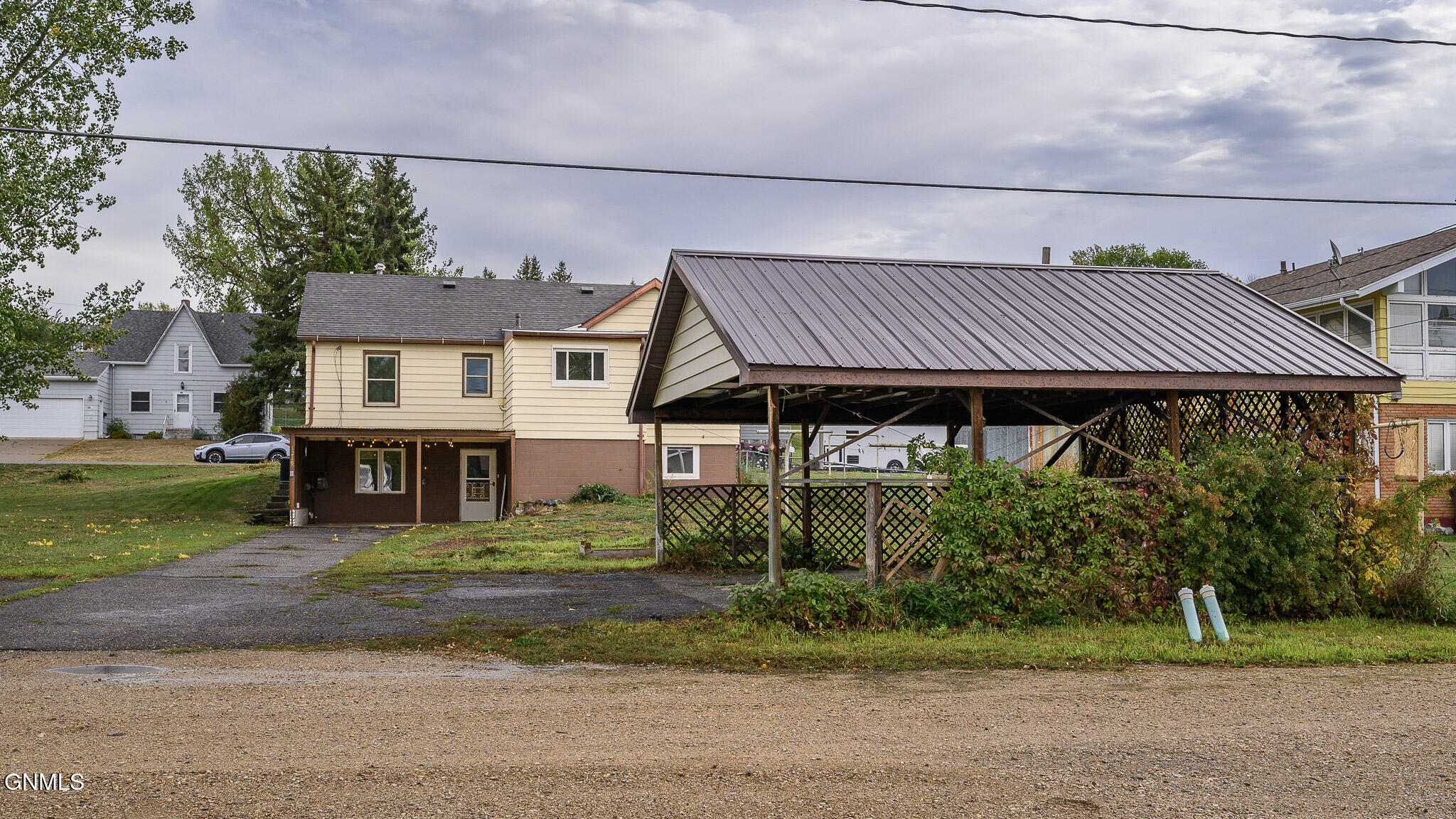 main property photo 33