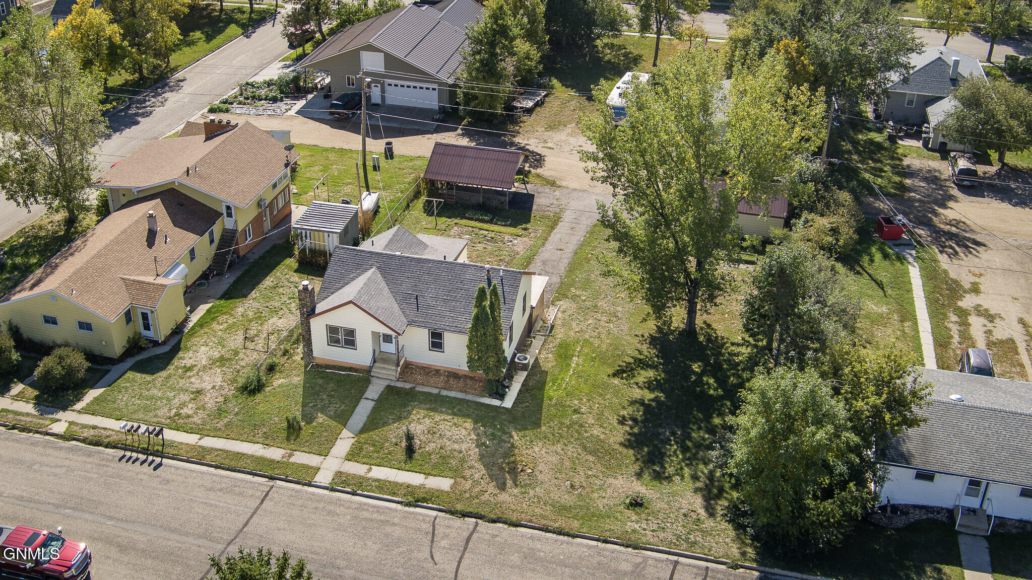 main property photo 43