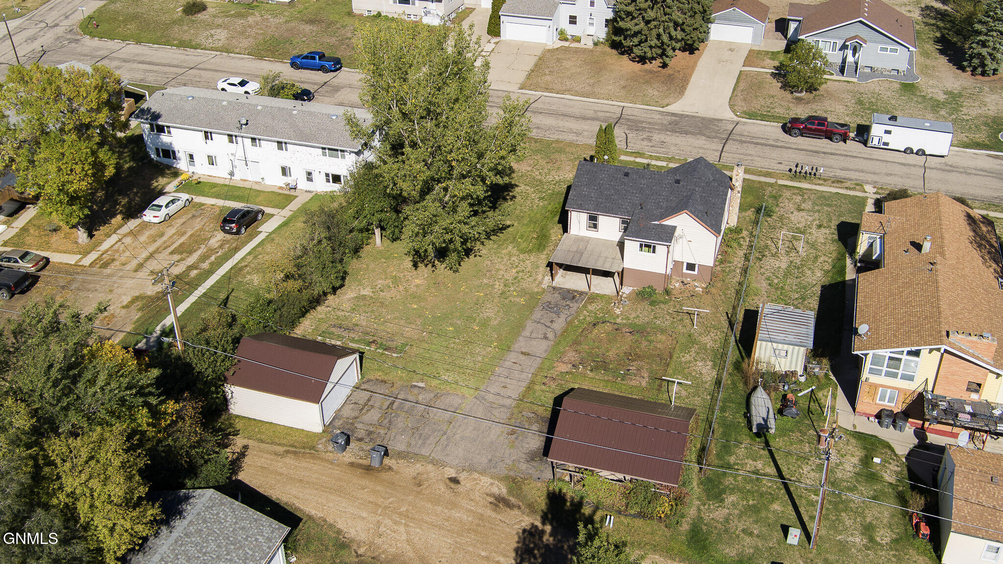 main property photo 45