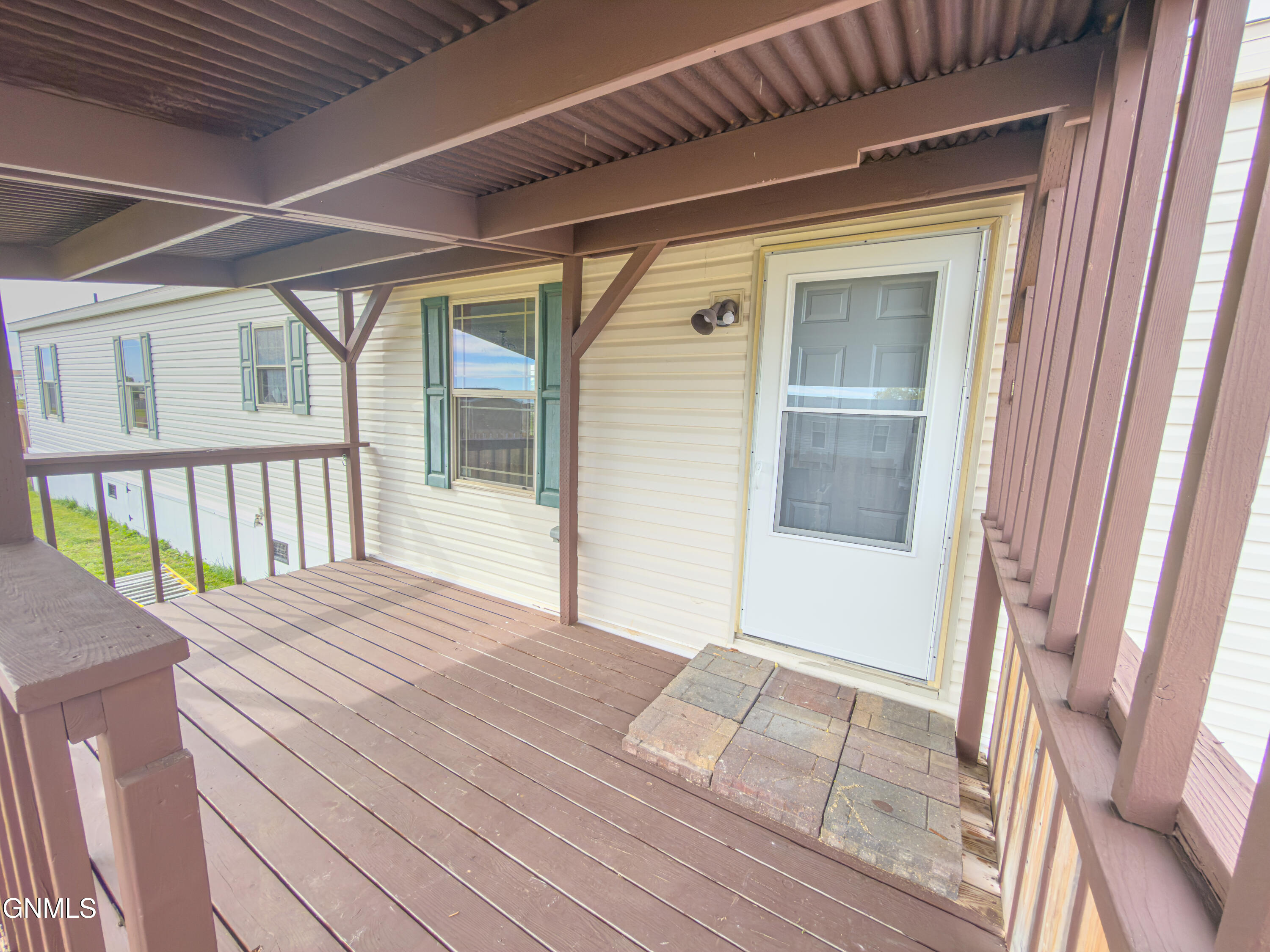 main property photo 10