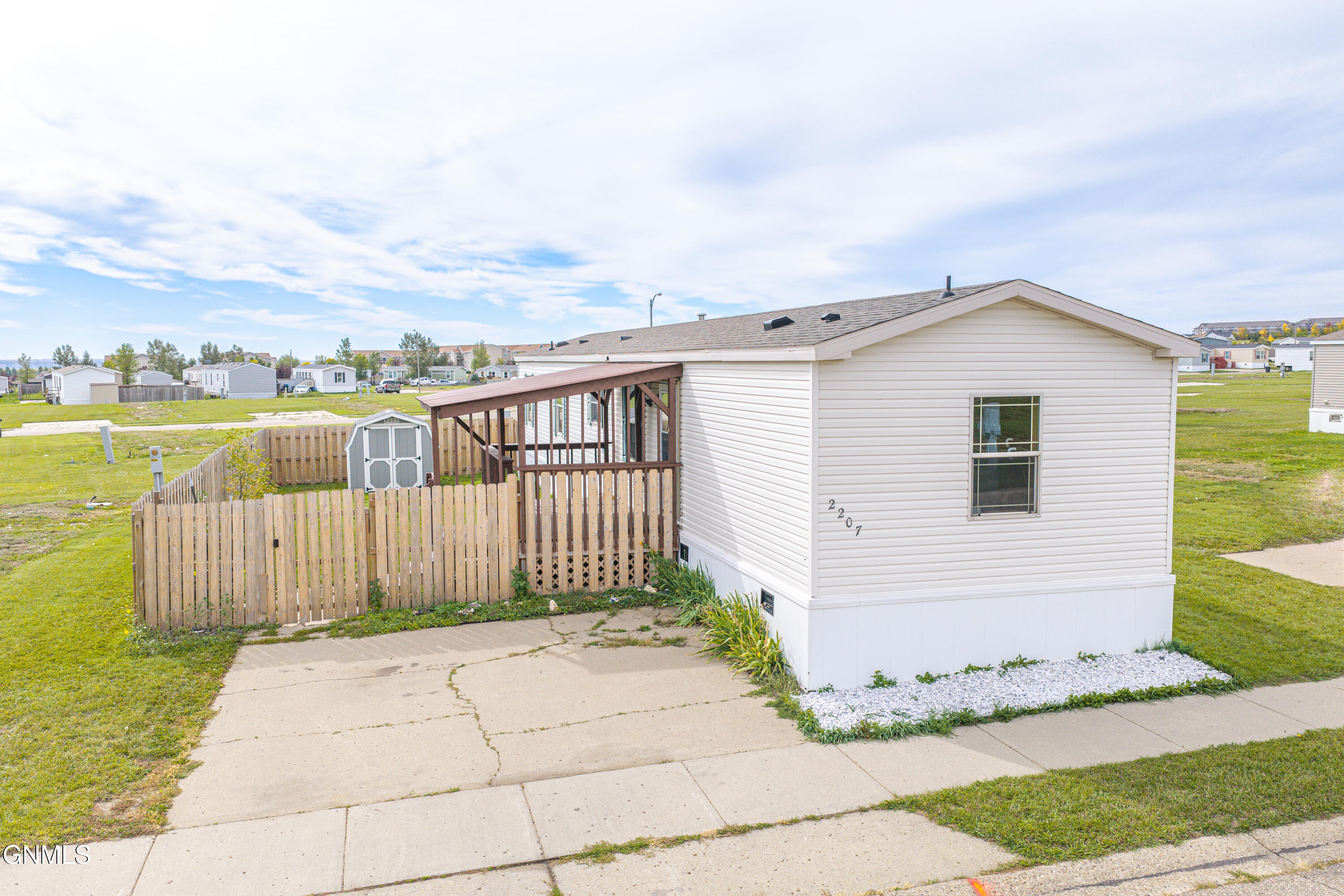 main property photo 9