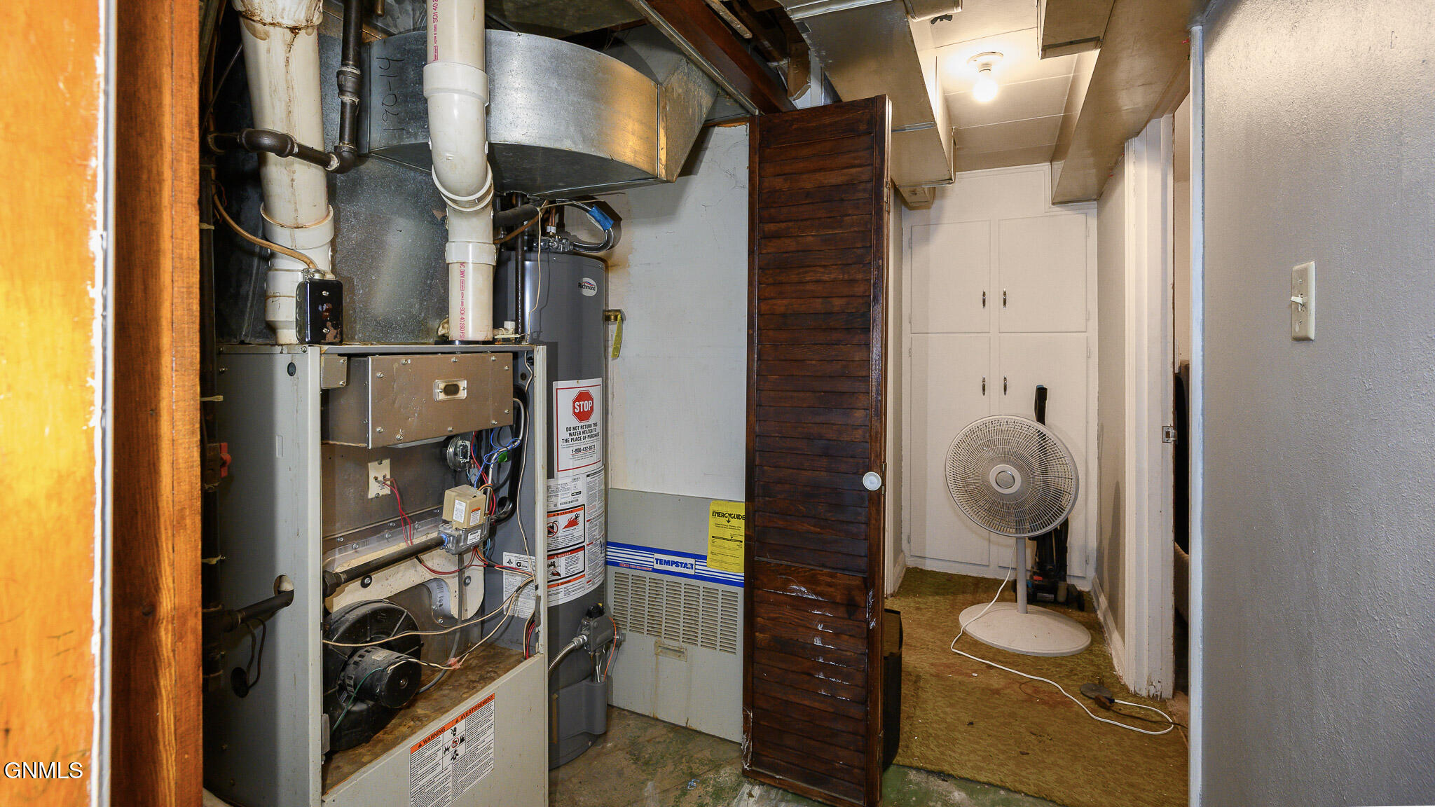 main property photo 28