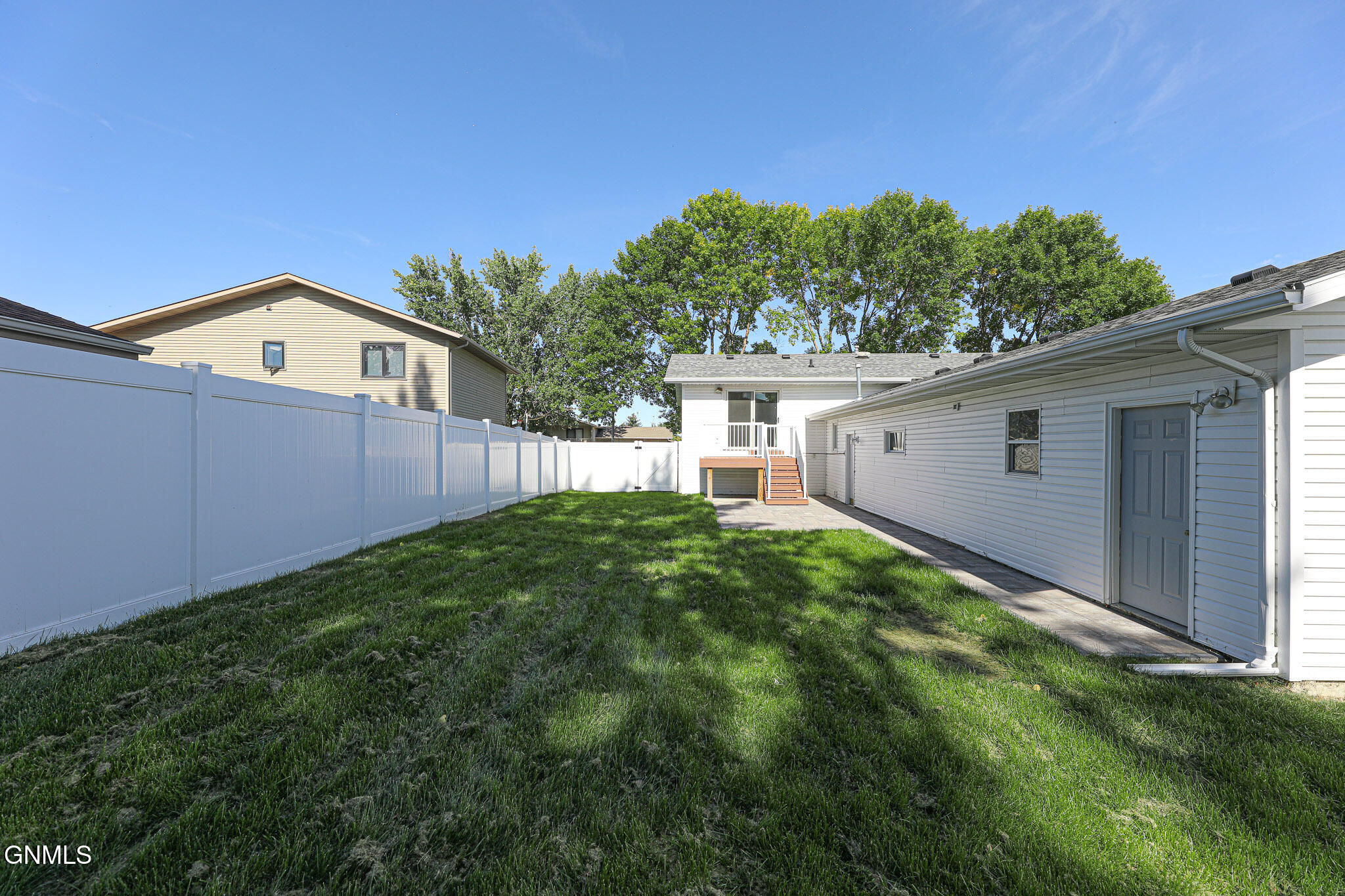 main property photo 47
