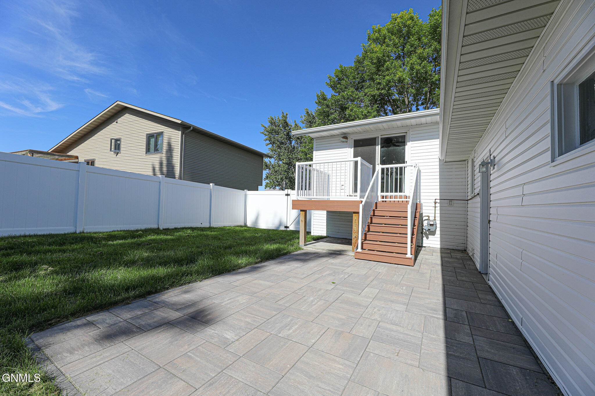 main property photo 49