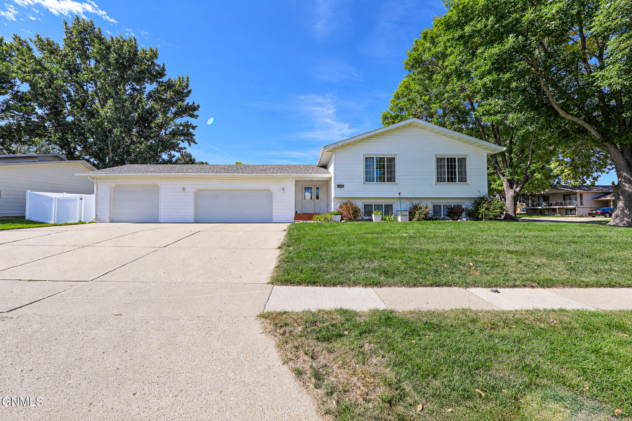 main property photo 54
