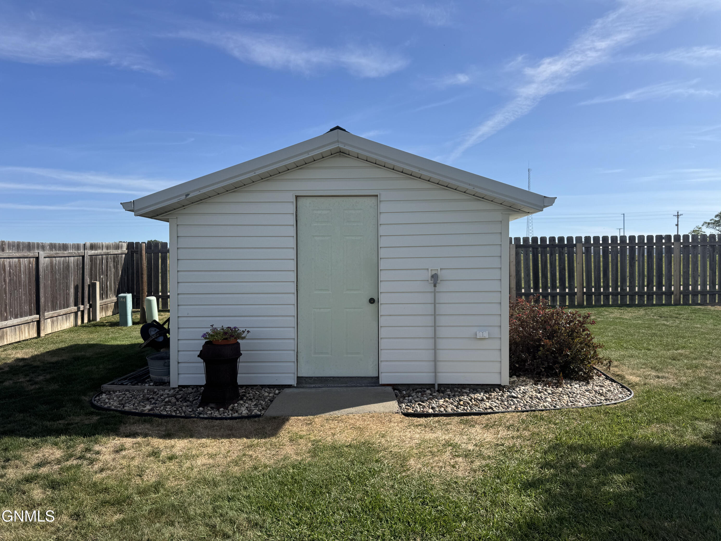 main property photo 67