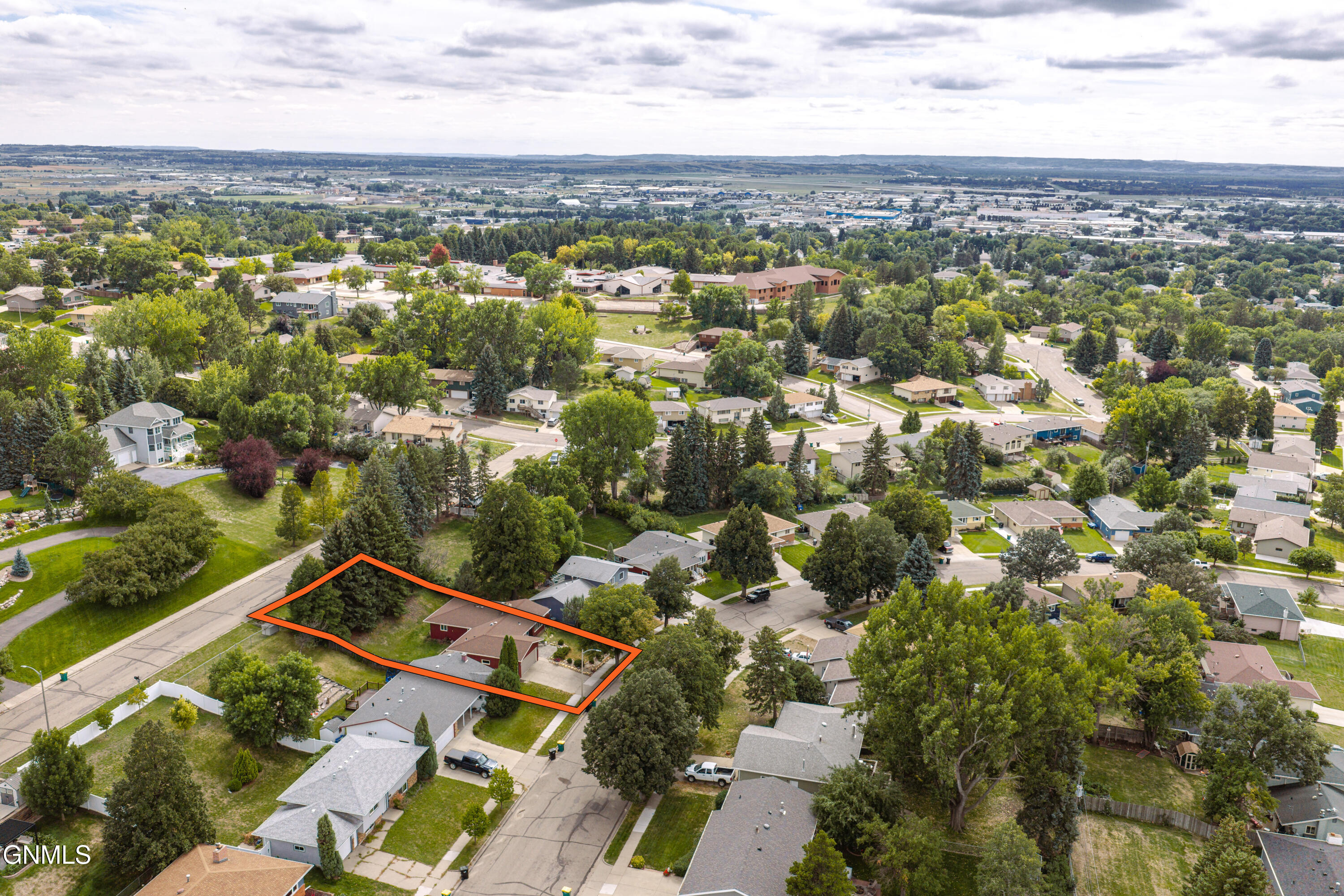main property photo 3