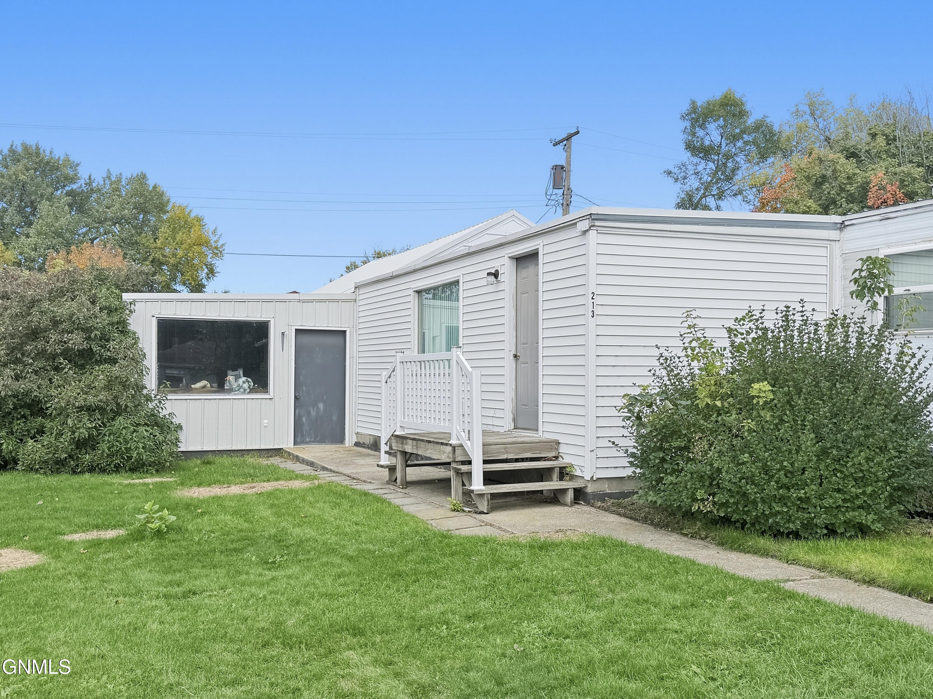 main property photo 18