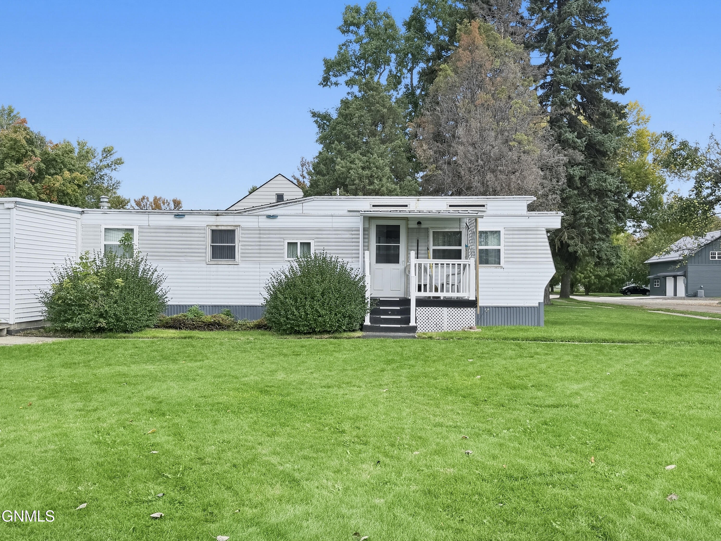 main property photo 19
