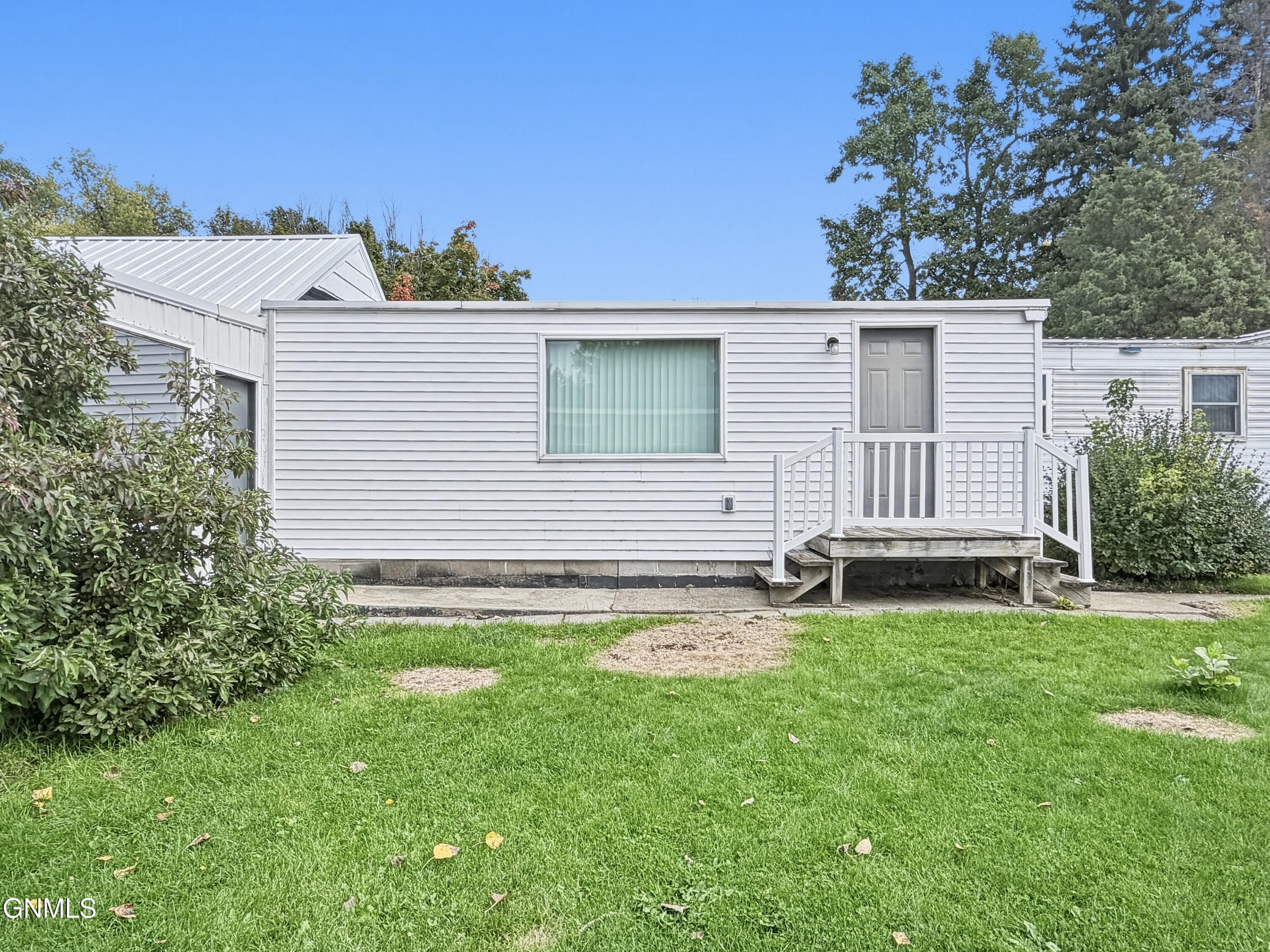 main property photo 22