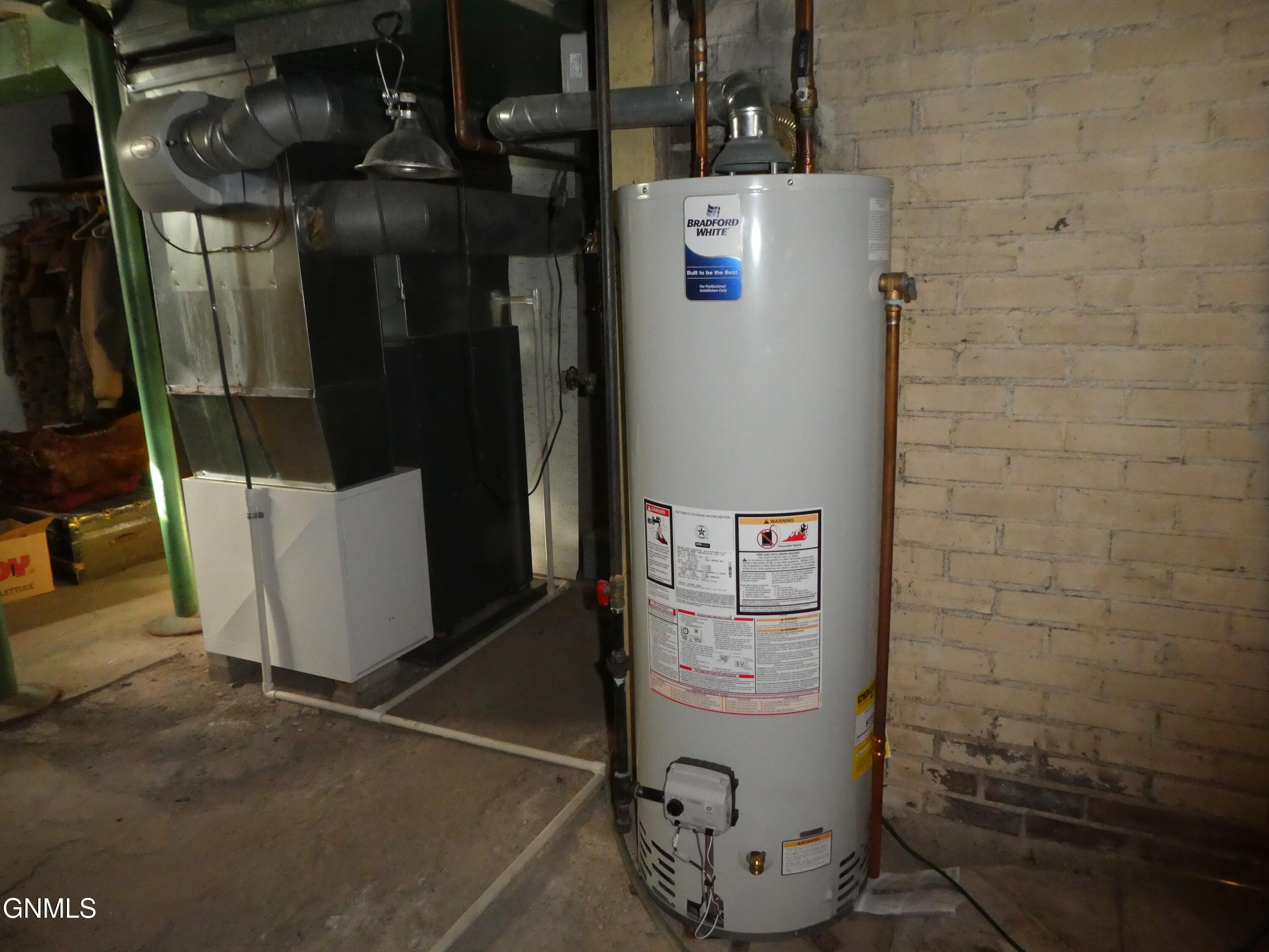 main property photo 41
